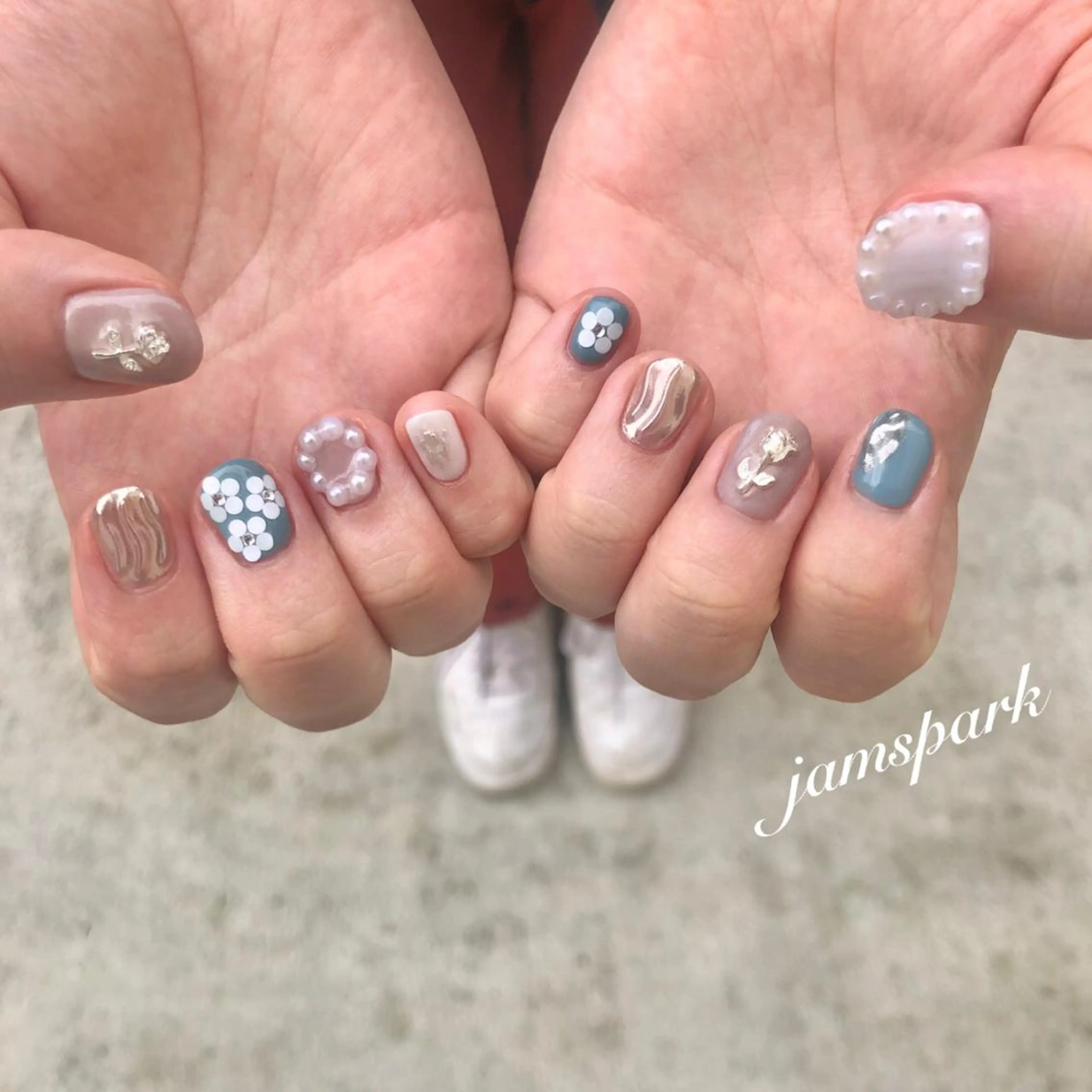 ネイル アートネイル フラワーネイル マグネットネイル ミラーネイル ニュアンスネイル jamspark ✨のネイルデザイン