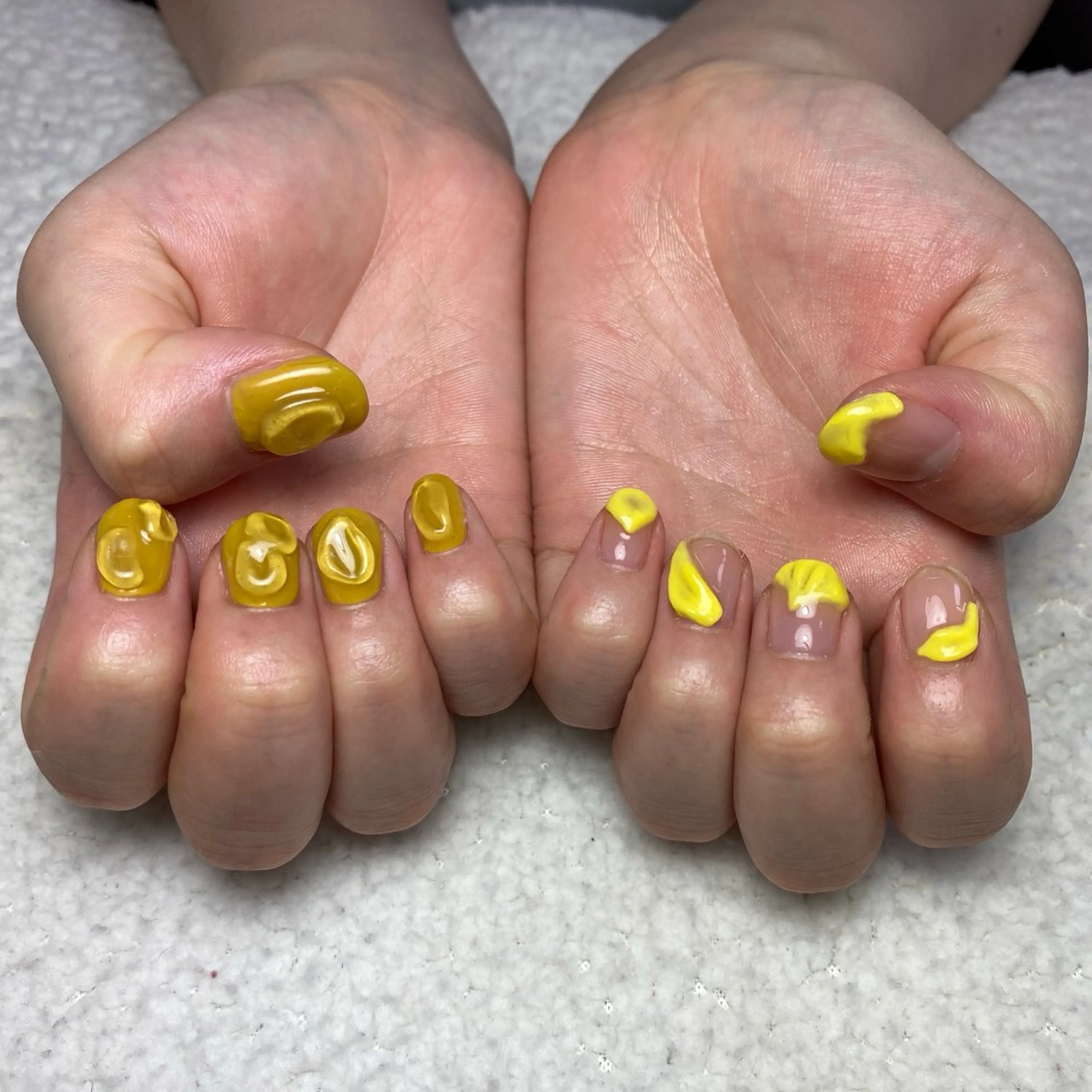 ネイル 黄色 COCO+所属・COCO +のエステ・リラクイメージ