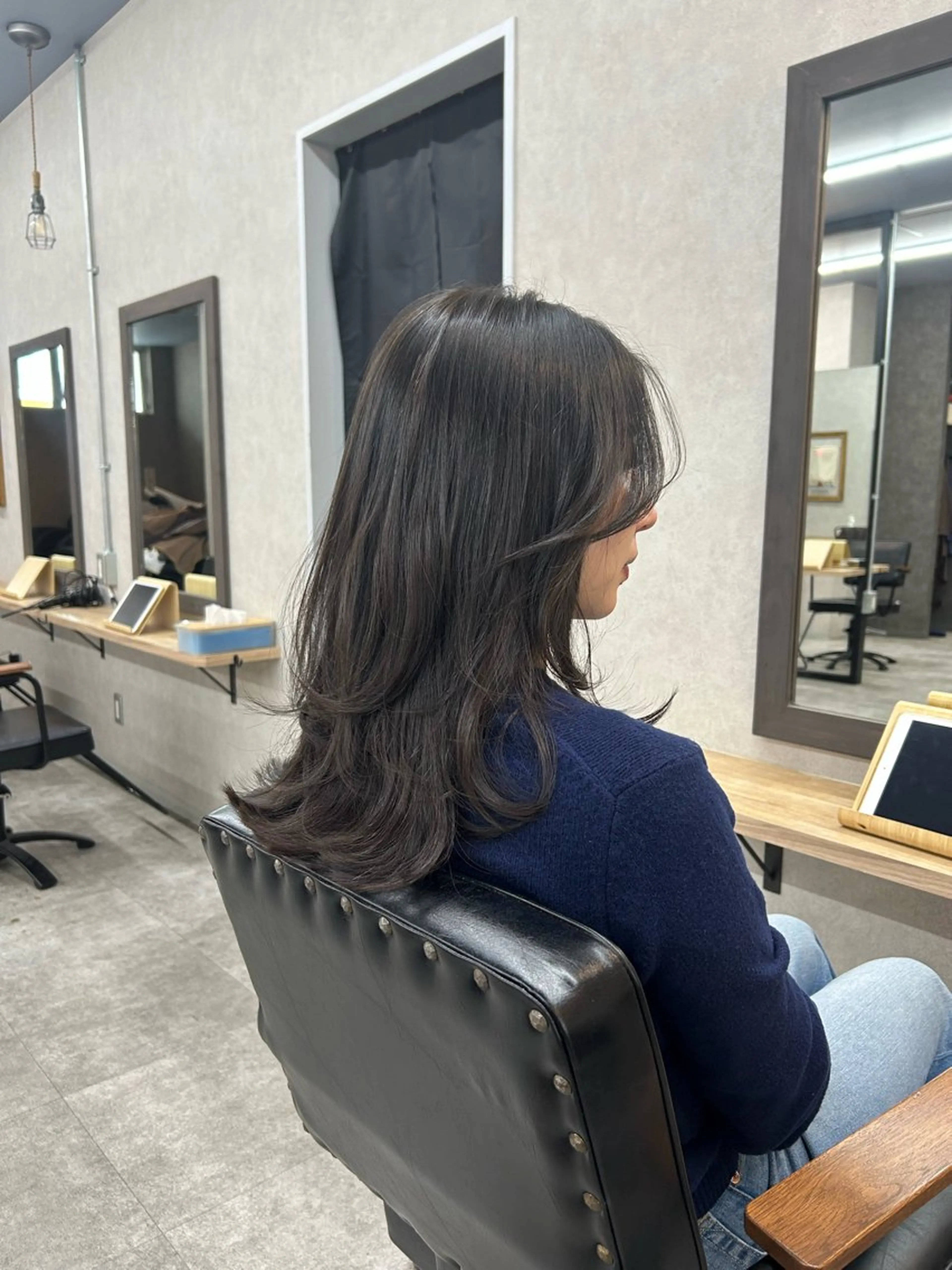 セミロング カラー いなみね はるきのヘアスタイル