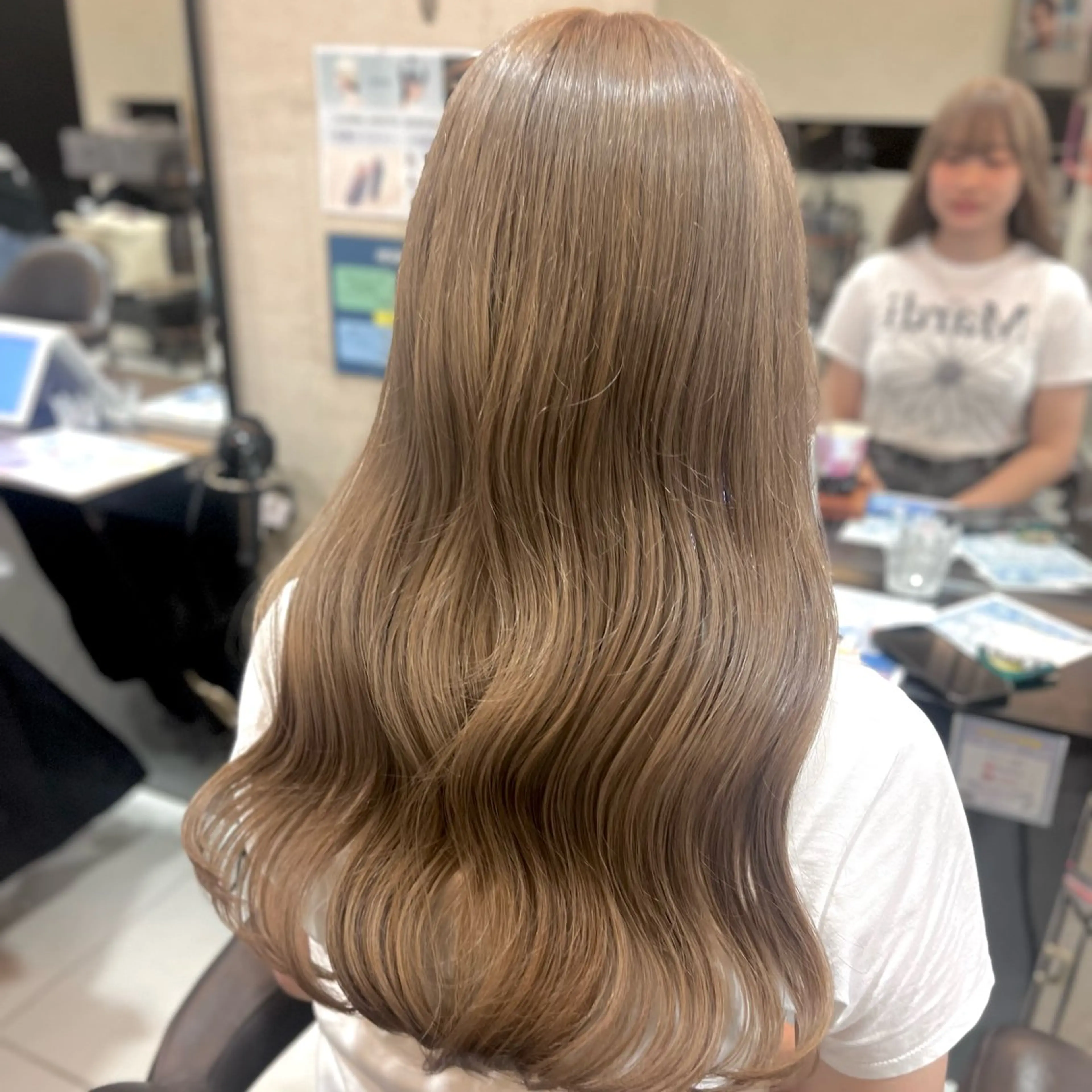 ロング 艶髪ブリーチカラー 💗manaka💗のヘアスタイル