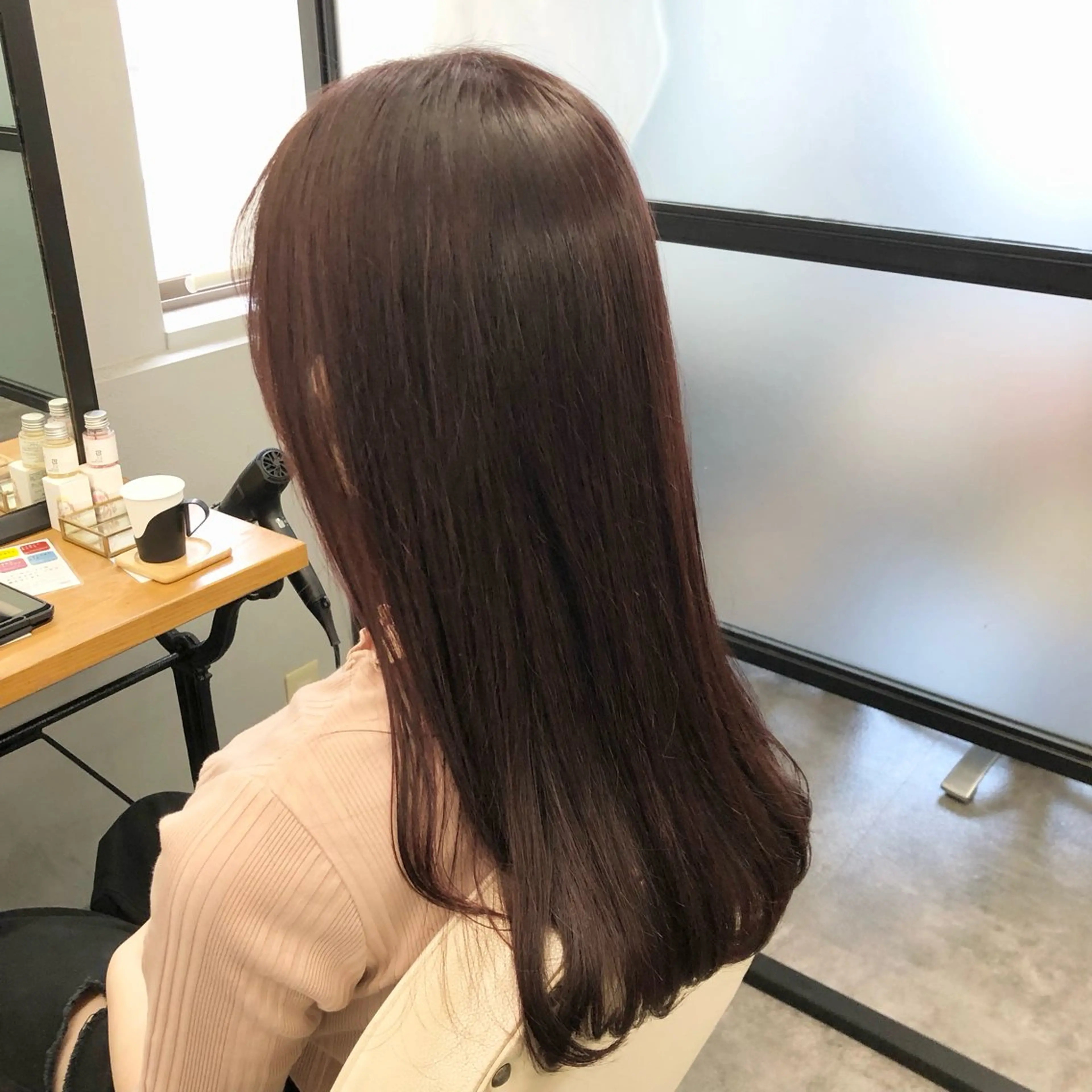セミロング アッシュ パープルカラー 髪質改善 縮毛矯正 トリートメント カット ヘアカラー トリートメント ヘアセット JURI🤎 ワンカールレイヤーのヘアスタイル