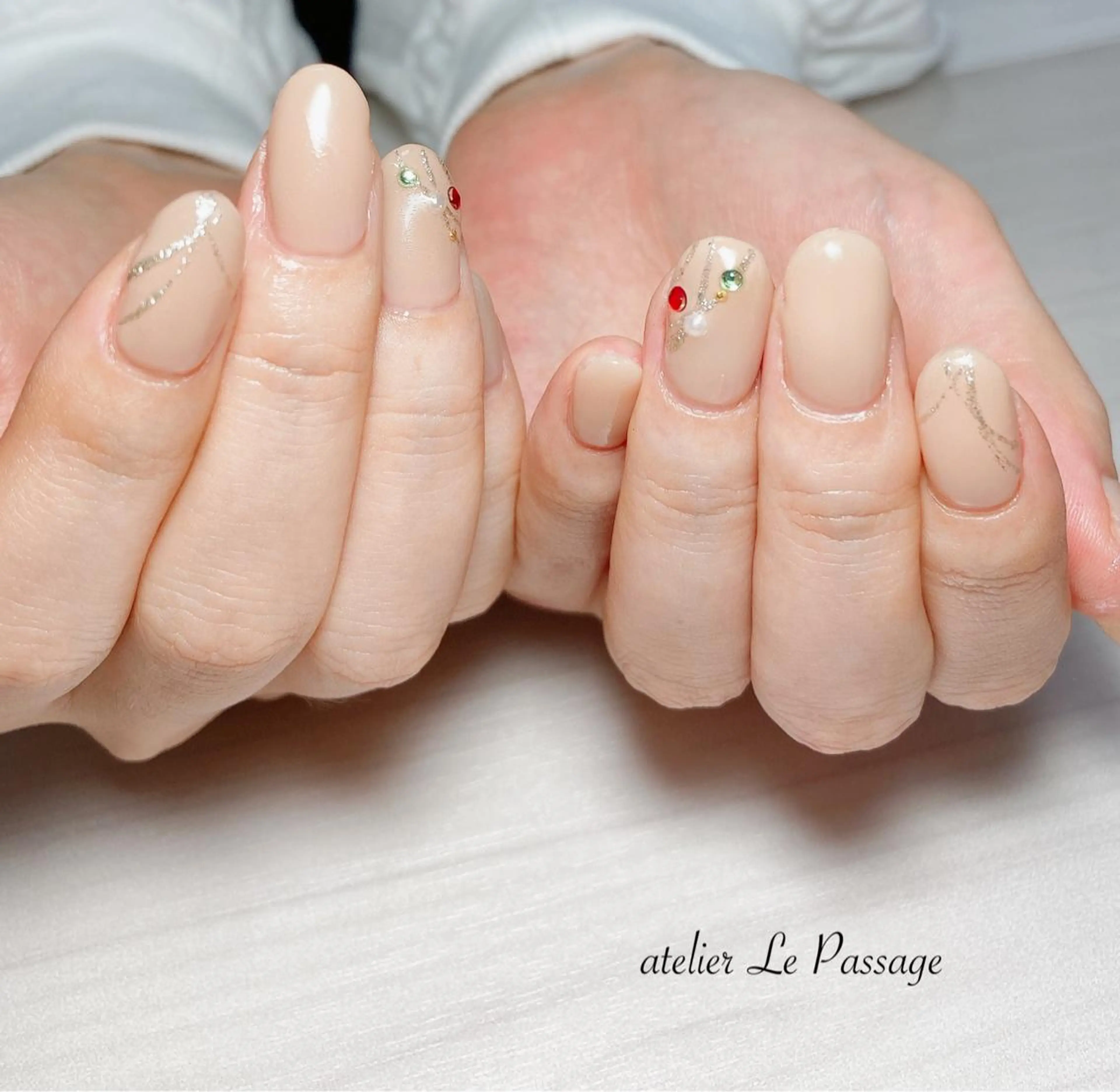 ネイル ジェルネイル キラキラネイル ラメ(グリッター) ニュアンスネイル オフィスネイル Atelier Le Passage所属・h nakatsukaのネイルデザイン