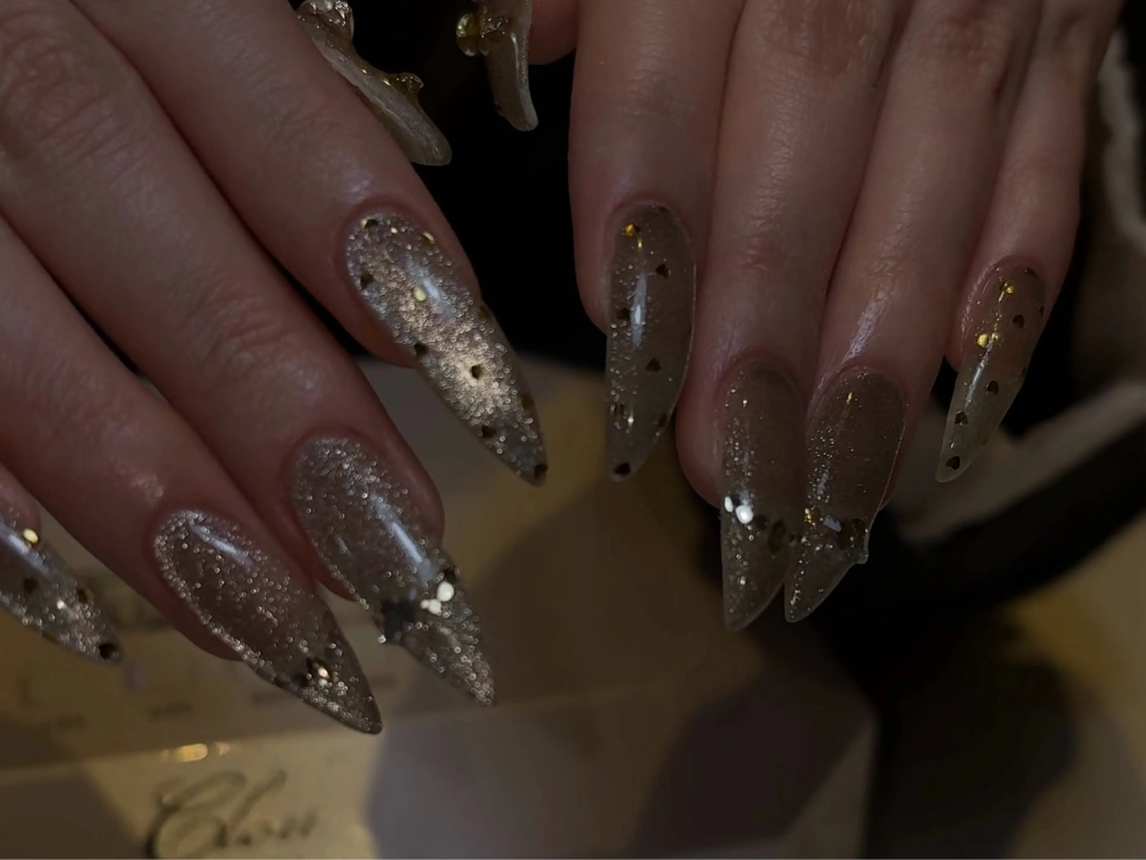 ネイル ドット ジェルネイル マグネットネイル パラジェル ワンホンネイル ハンドネイル EmaNail肥後橋店所属・EmaNail 肥後橋店🤍YURIのネイルデザイン