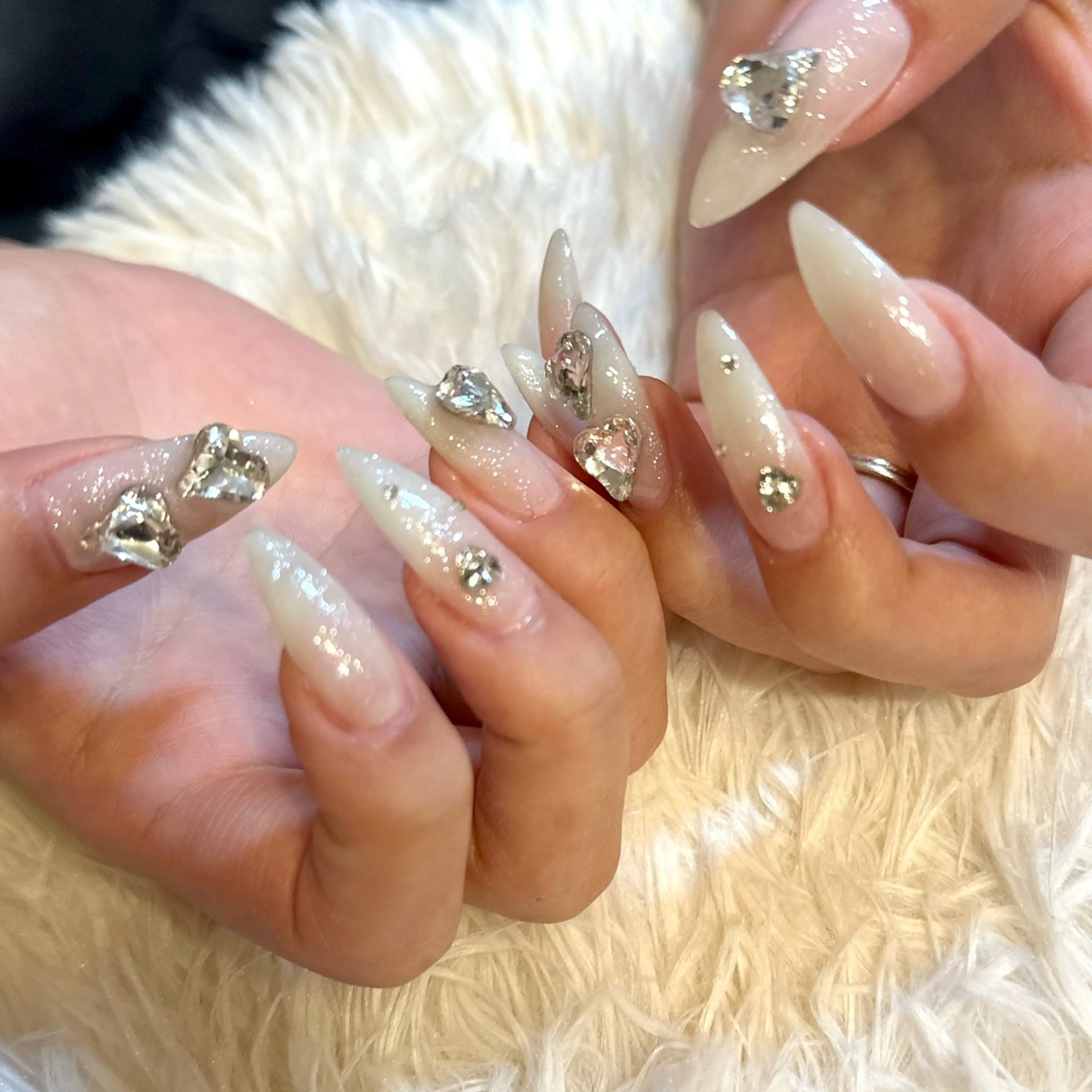 ネイル ラメ(グリッター) ホワイト ハンドネイル フットネイル nailsalon Any'bのネイルデザイン