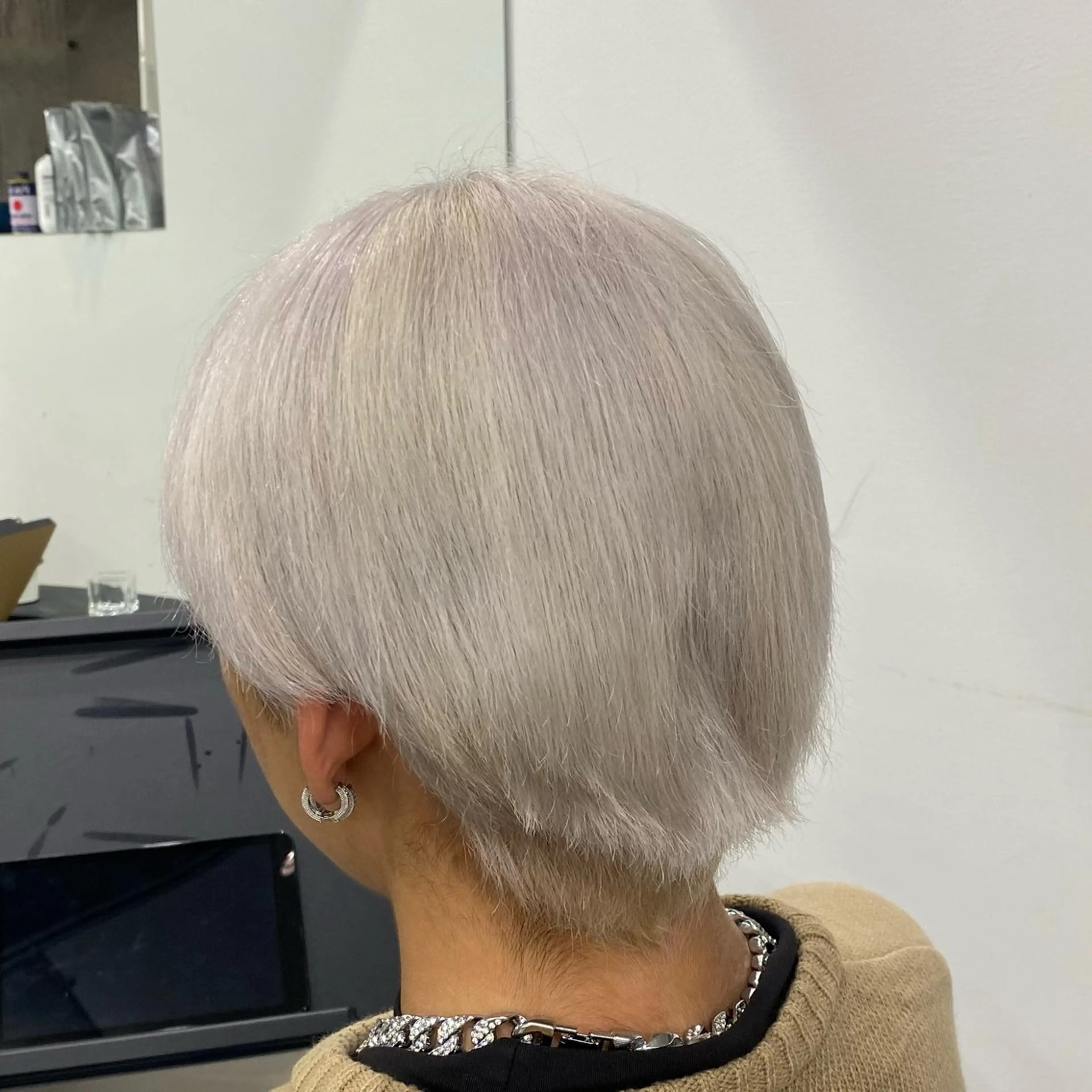 ショート カラー ヘアカラー Welring hair salon所属・Runa/大人 かわいいハイトーンのヘアスタイル