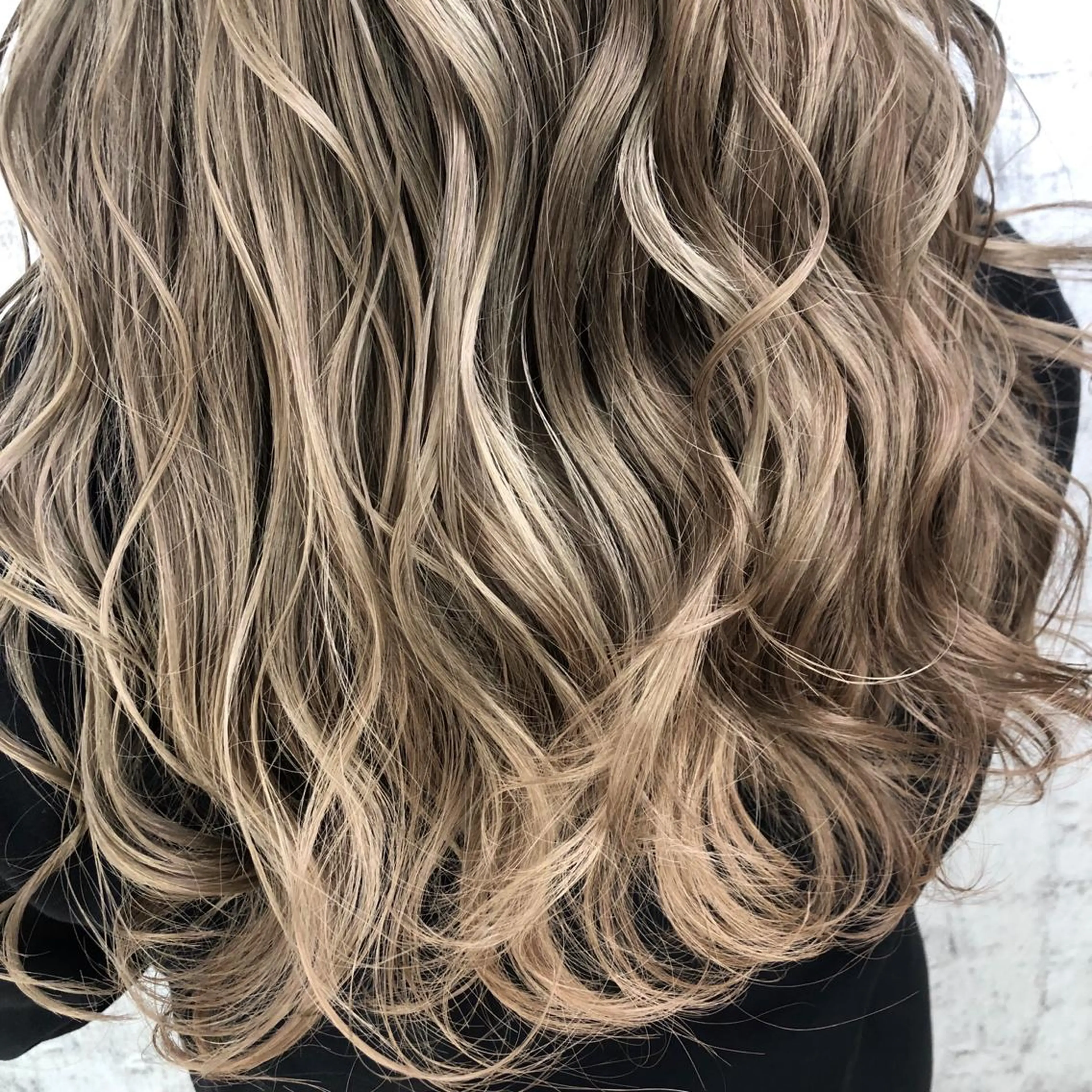 ロング カラー ベージュカラー ベージュ/インナー カラー🤍Rieのヘアスタイル