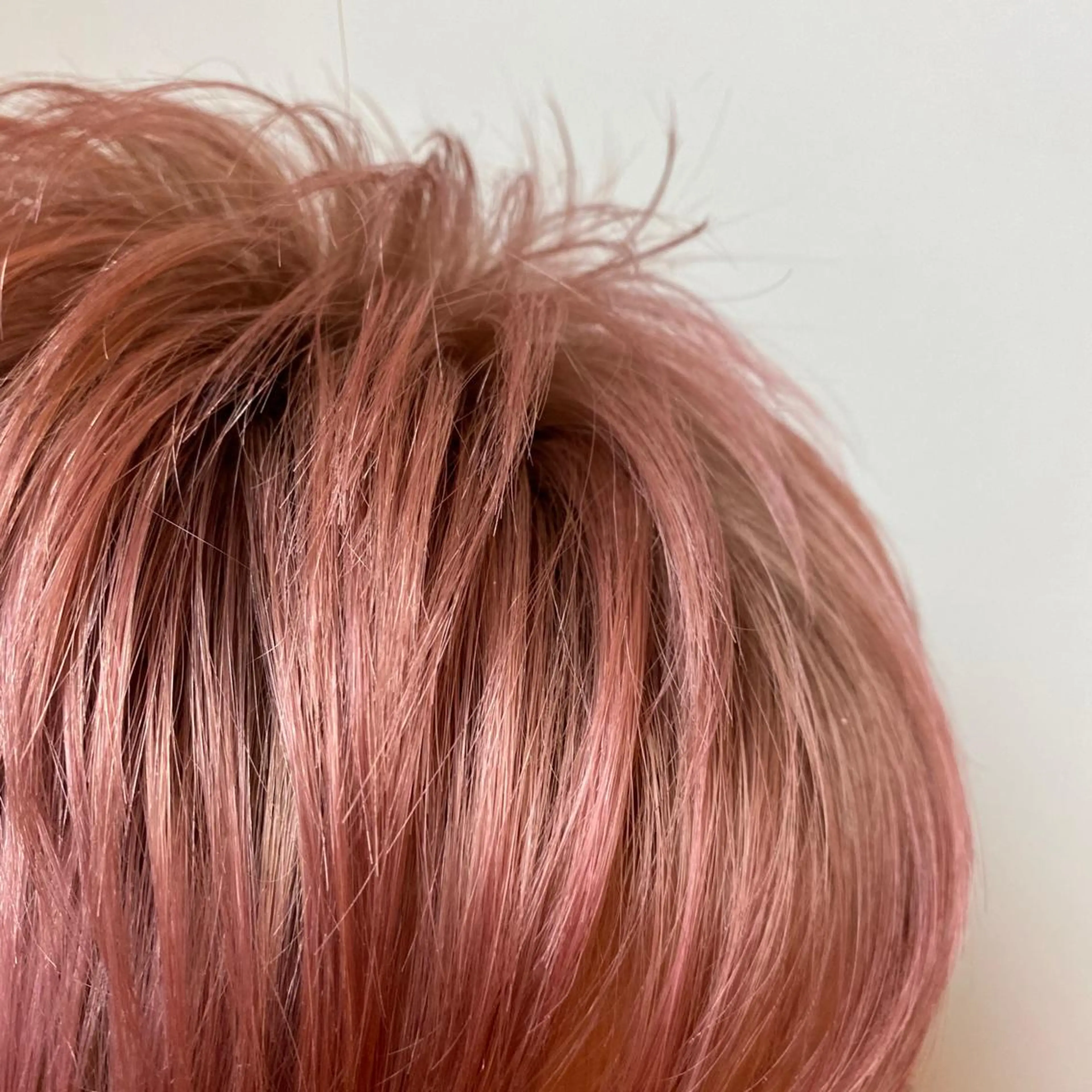 ショート カラー ベージュカラー ピンクカラー ピンクベージュ salowin 渋谷　joule所属・美髪矯正 韓国レイヤーのヘアスタイル