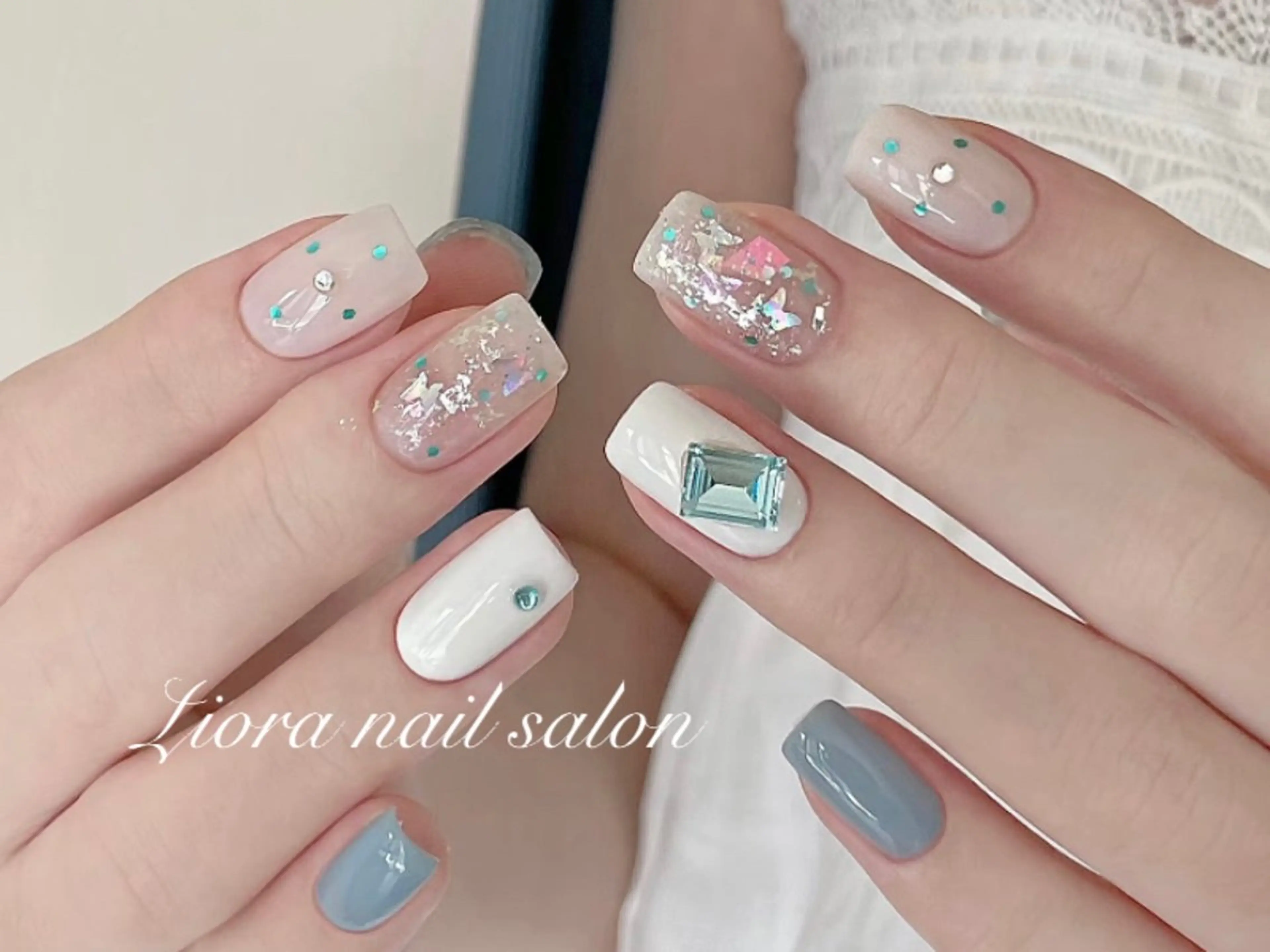 ネイル フレンチネイル ジェルネイル ガーリー グラデーション キラキラネイル ハンドネイル Liora nail 1のネイルデザイン