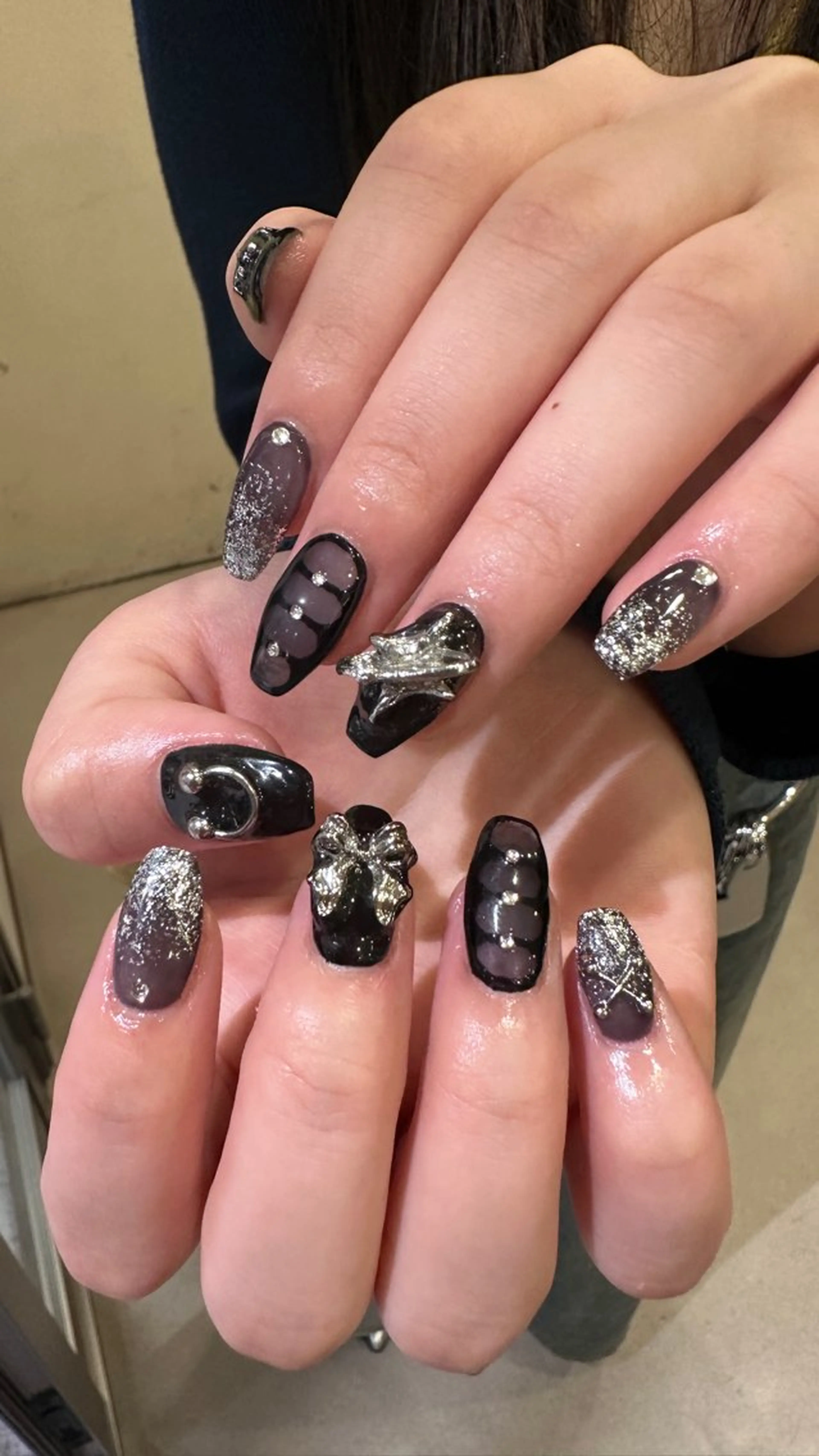 ネイル 👽個性派ネイル🎀 komachiのヘアスタイル