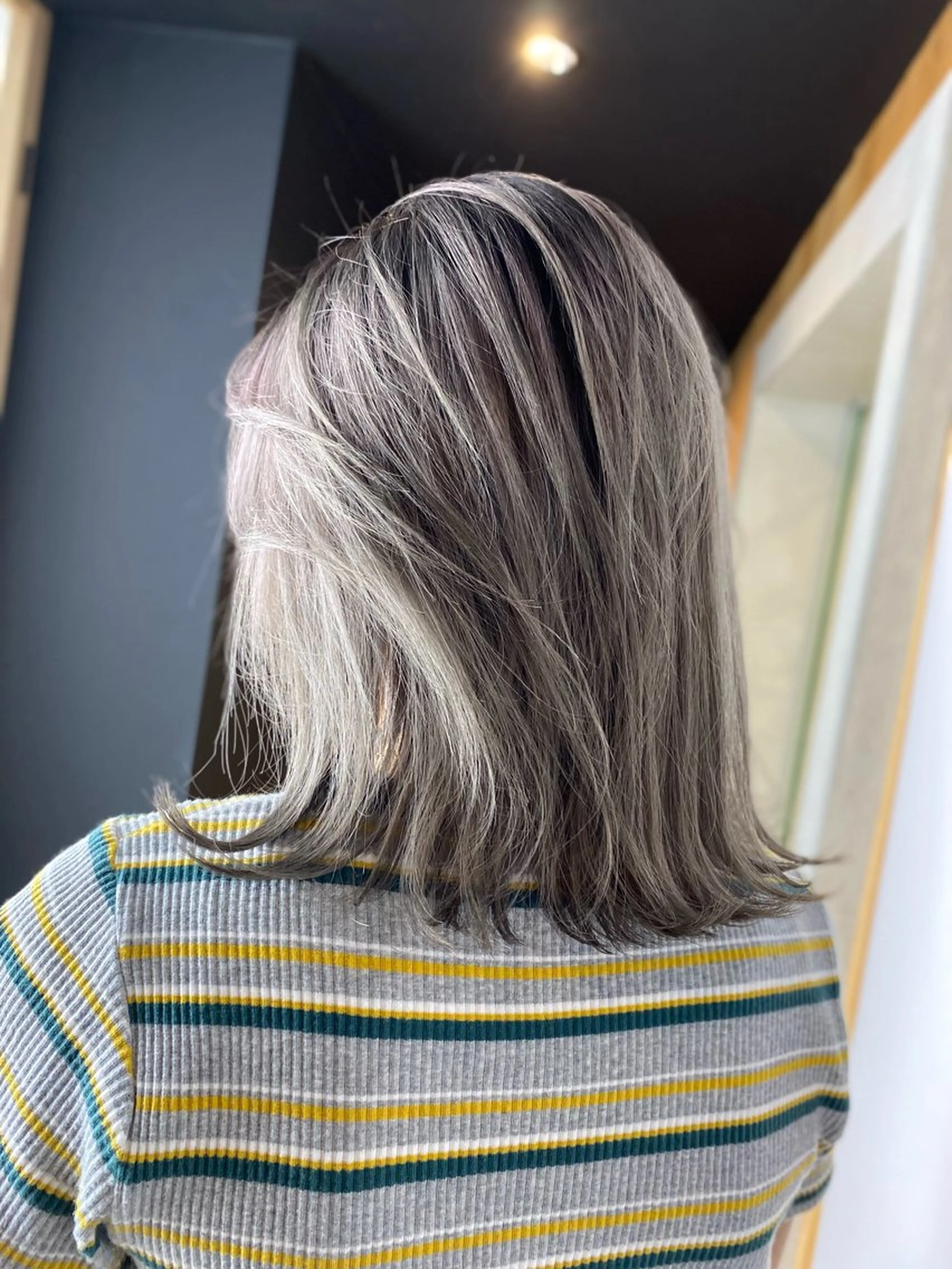 カラー バレイヤージュ ハイライトカラー ヘアカラー 川崎 健翔のヘアスタイル