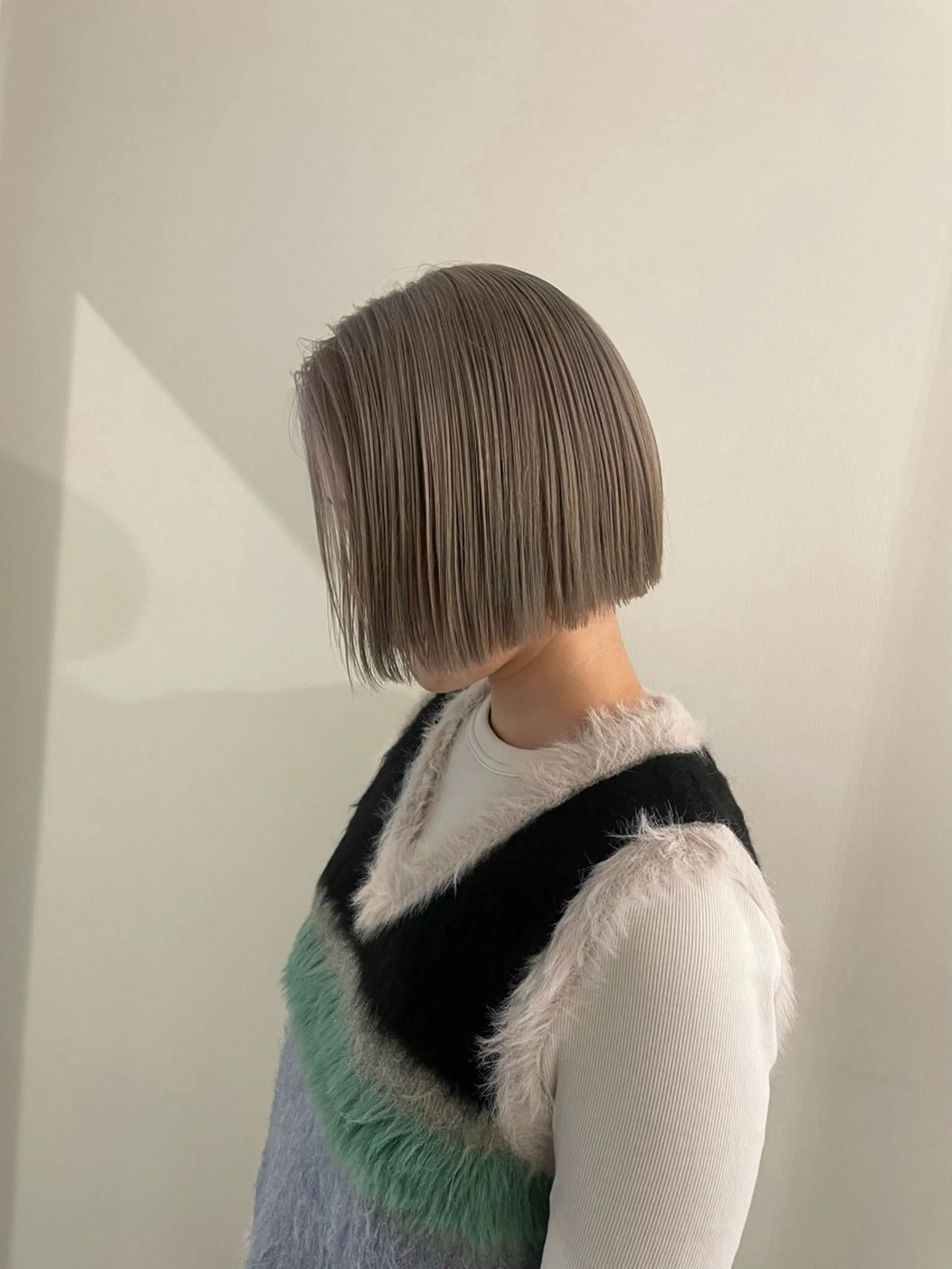 ショート カラー ブリーチ カット ヘアカラー トリートメント 渋谷 留菜のヘアスタイル