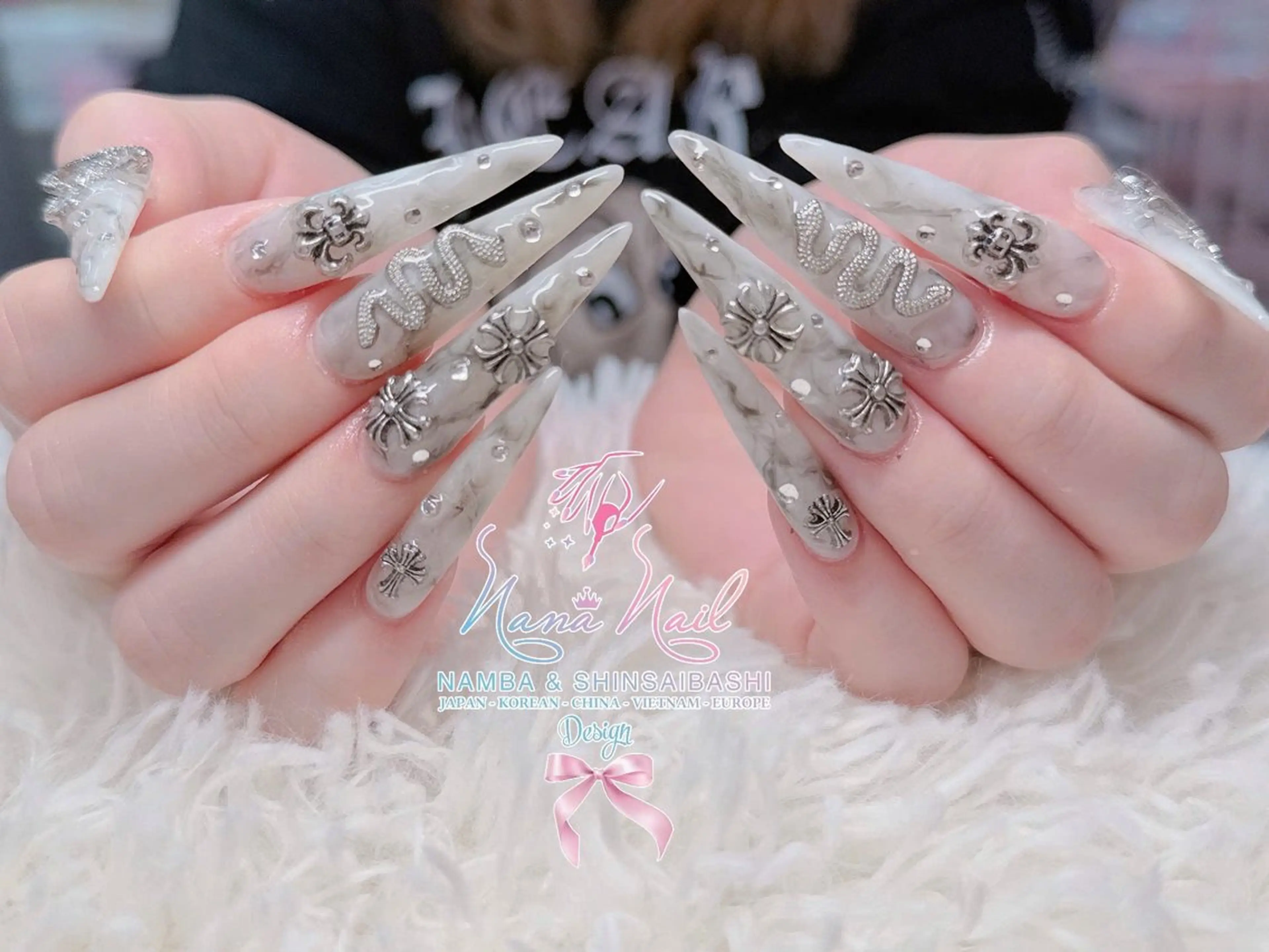 ロング 韓国風ヘア ロング クリスマス 79Linanailnamba所属・Linanail Nambaのネイルデザイン