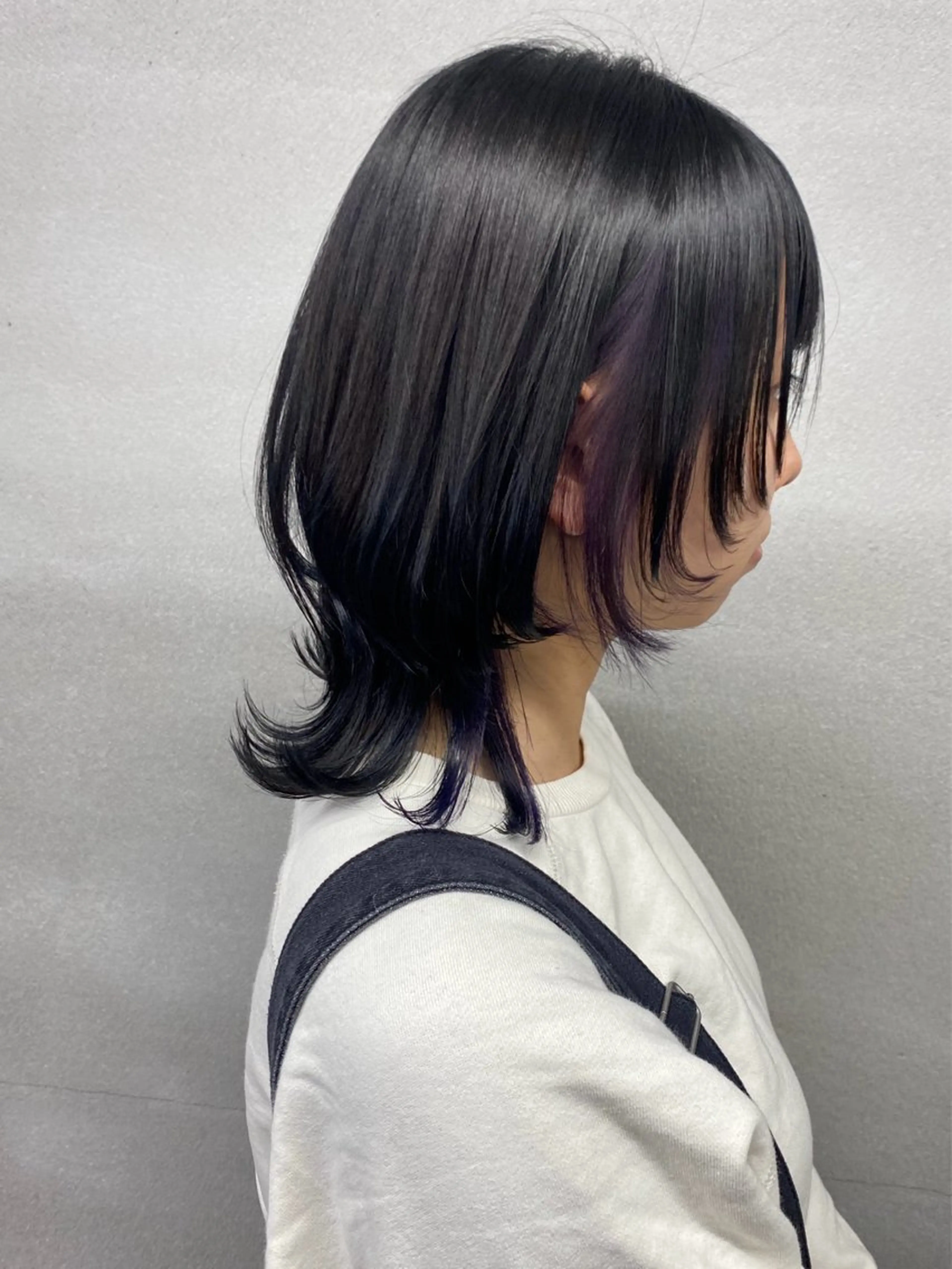 ミディアム カラー ブリーチ ブルーカラー ブルーバイオレット バイオレットカラー ウルフカット カット ヘアカラー 柏 デザインカラー/ レイヤー🐣シオリのヘアスタイル