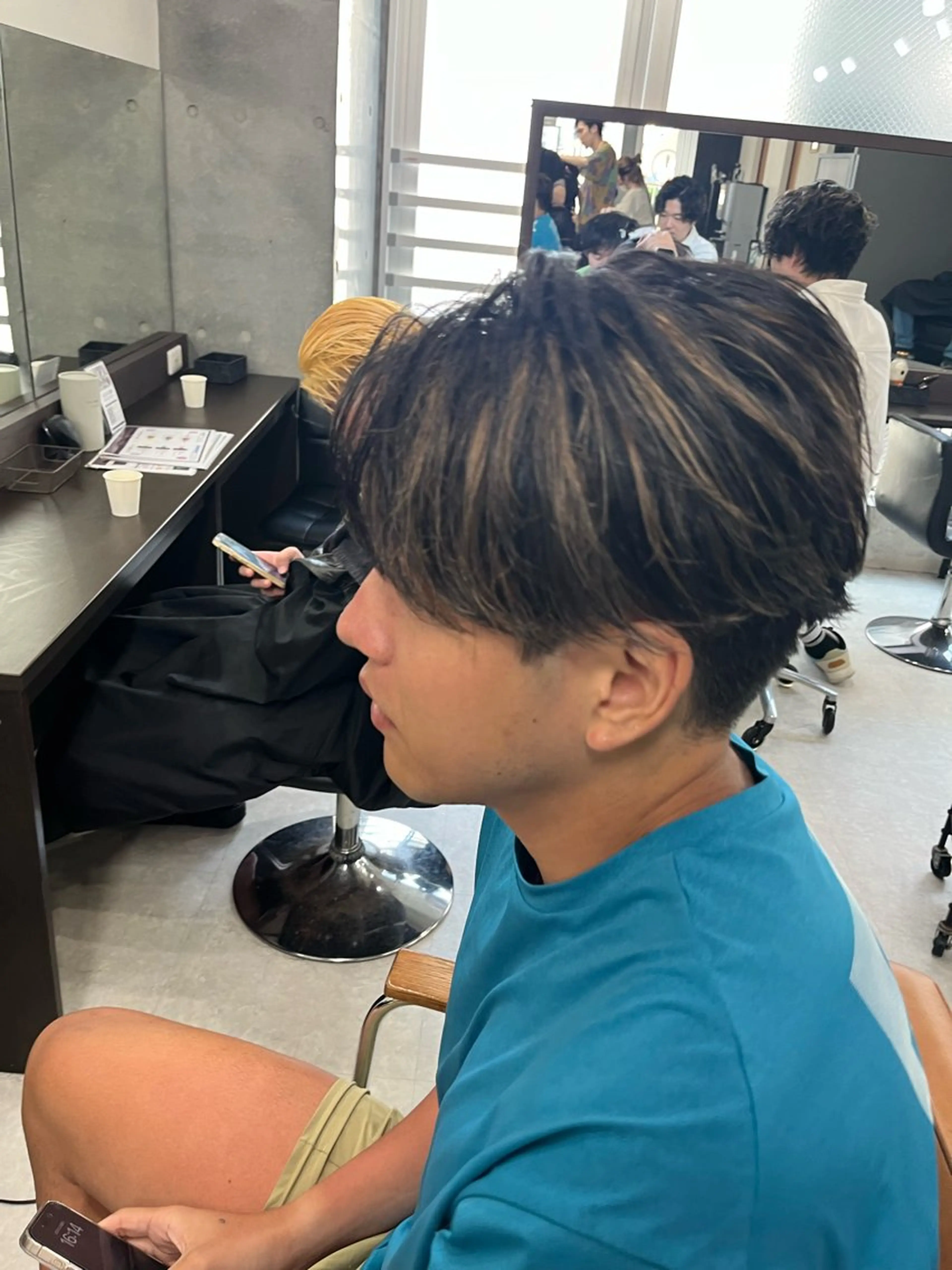 ショート カラー パーマ メンズ センターパート メンズハイライト メンズメッシュ ハイライトカラー メッシュ メンズ特化/パーマ /フェード/洋輔のヘアスタイル