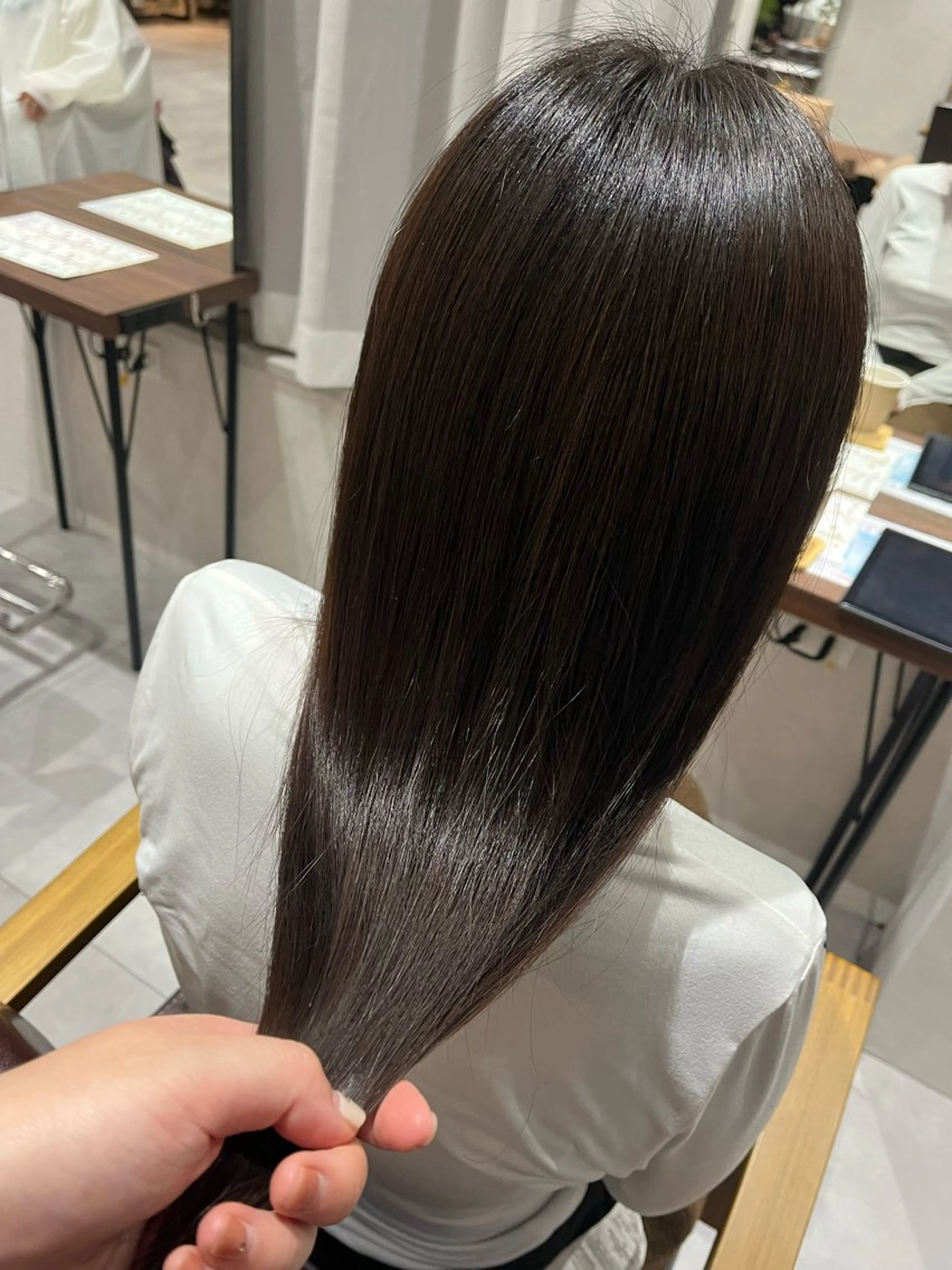 ロング 酸性ストレート 佐藤 香苗のヘアスタイル