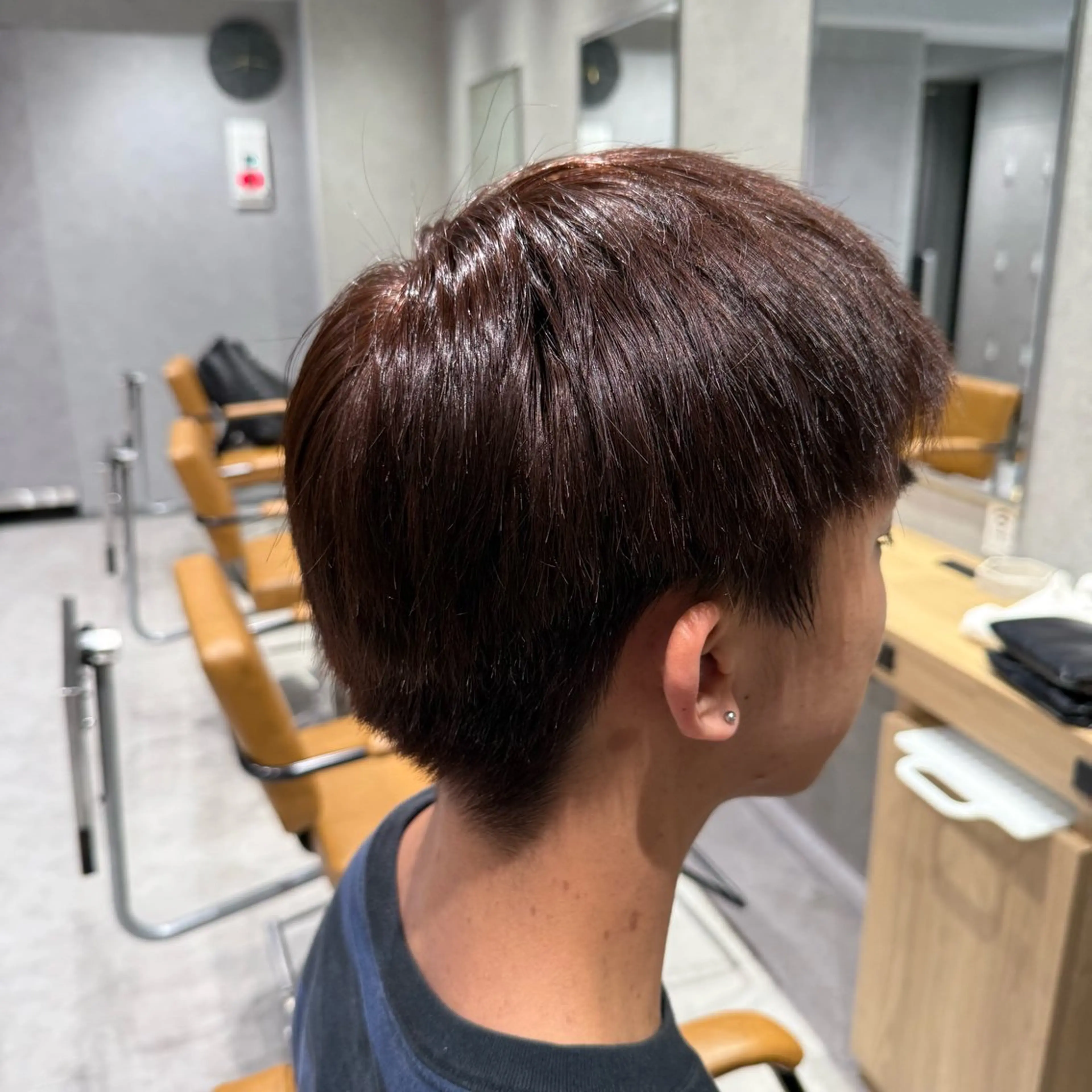 カラー メンズ ブラウンカラー パープルブラウン ヘアカラー 須田 柚希のヘアスタイル