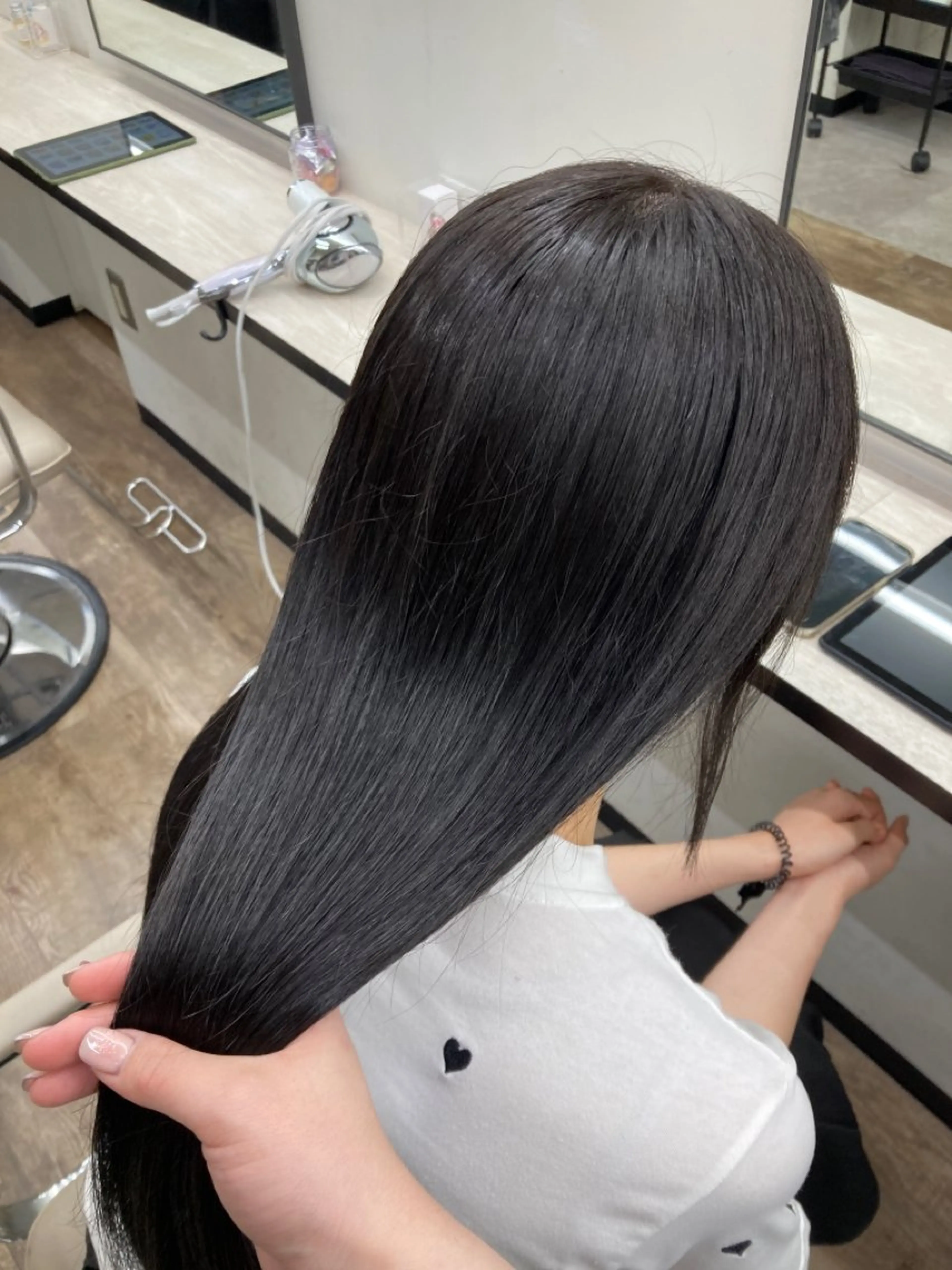 セミロング カット ヘアカラー トリートメント 🌸栄/髪質改善 透明感/ムラカミ🌸のヘアスタイル