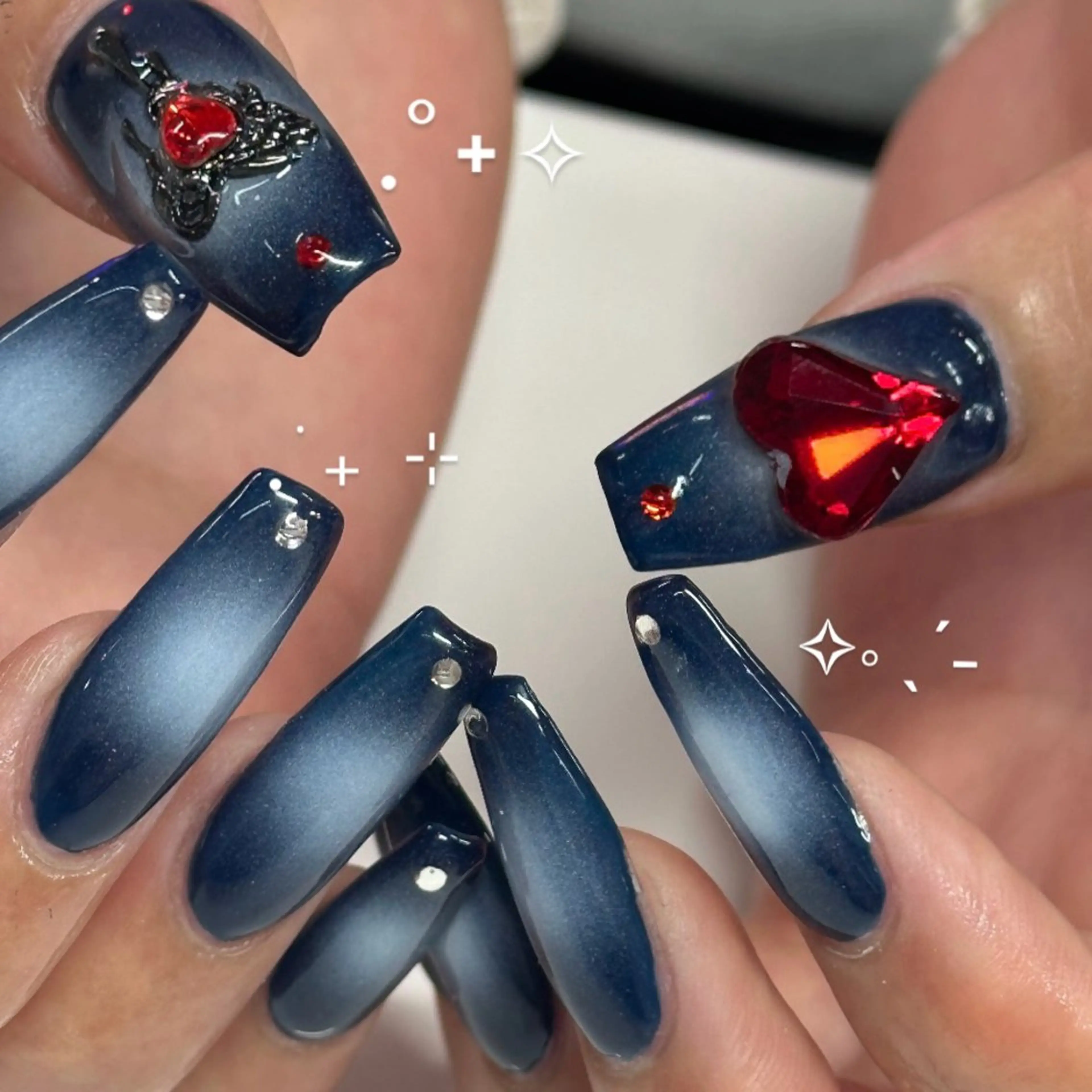 ネイル チークネイル ネイビー ハンドネイル WOLTOKYO渋谷 yunaのネイルデザイン