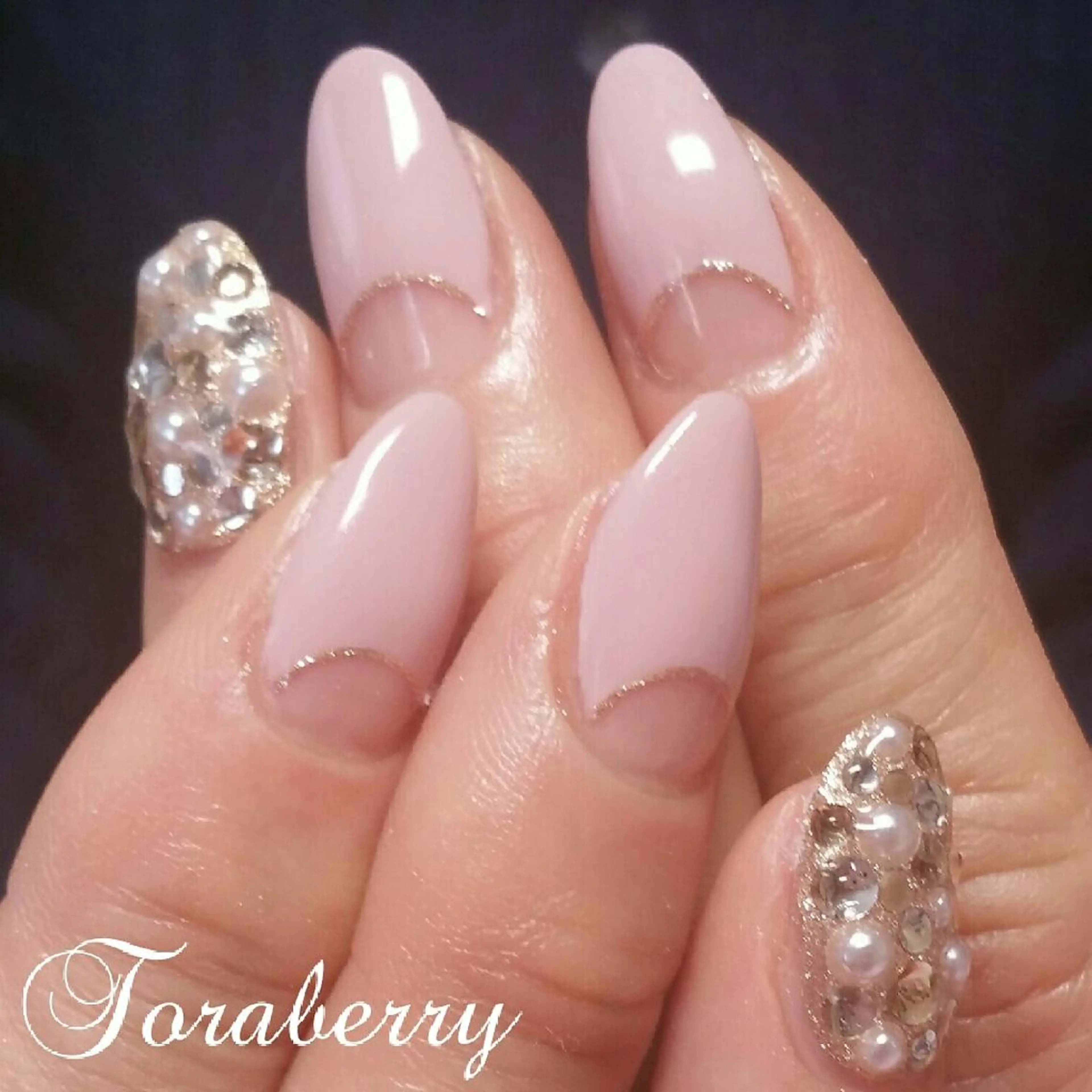 ネイル フレンチネイル 逆フレンチ ネイリスト なつみのネイルデザイン