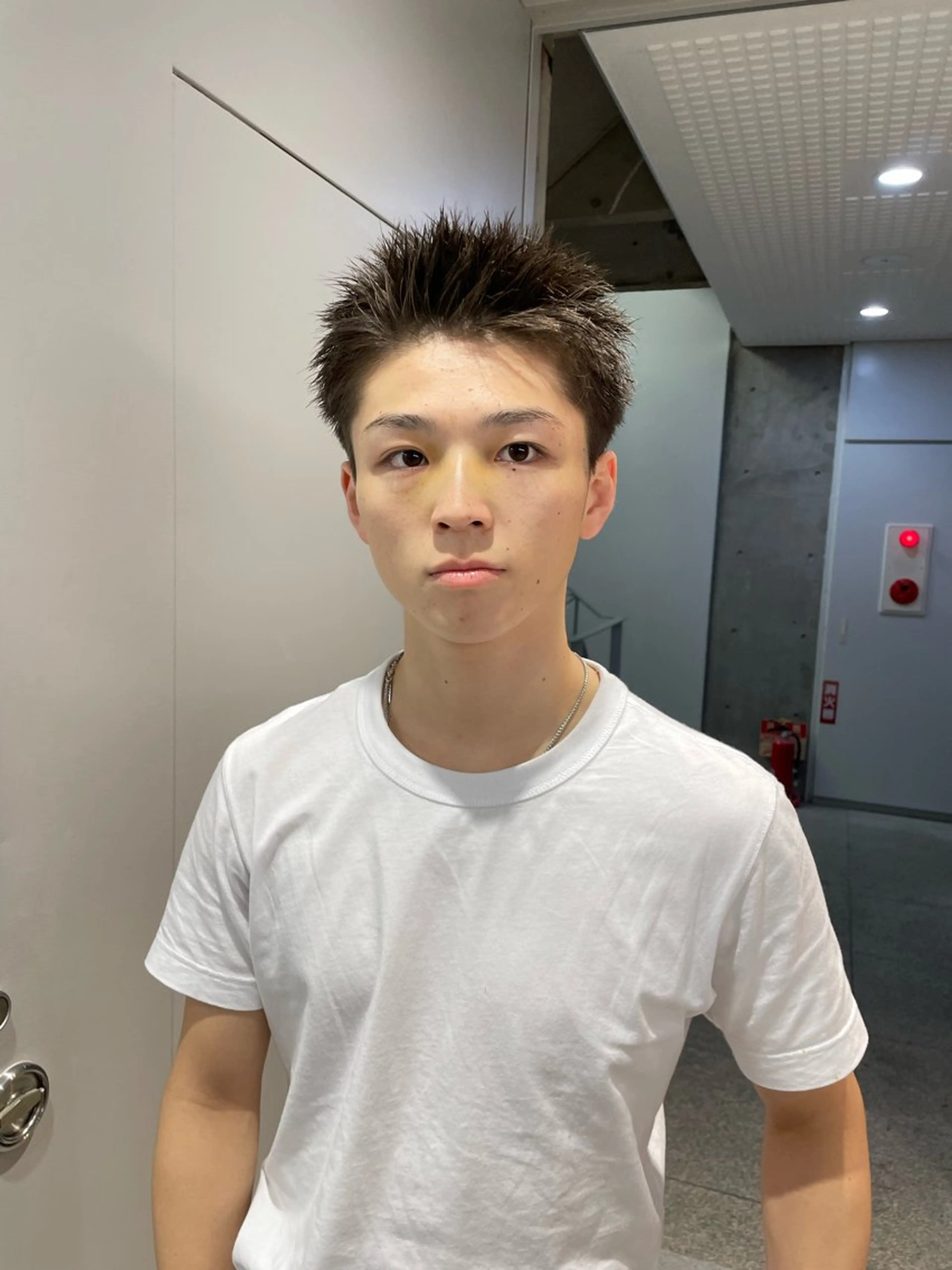 ショート メンズ スパイキーショート ショートヘア カット 垢抜けハイトーン☀／ 笑顔の美容師／しゅんのヘアスタイル