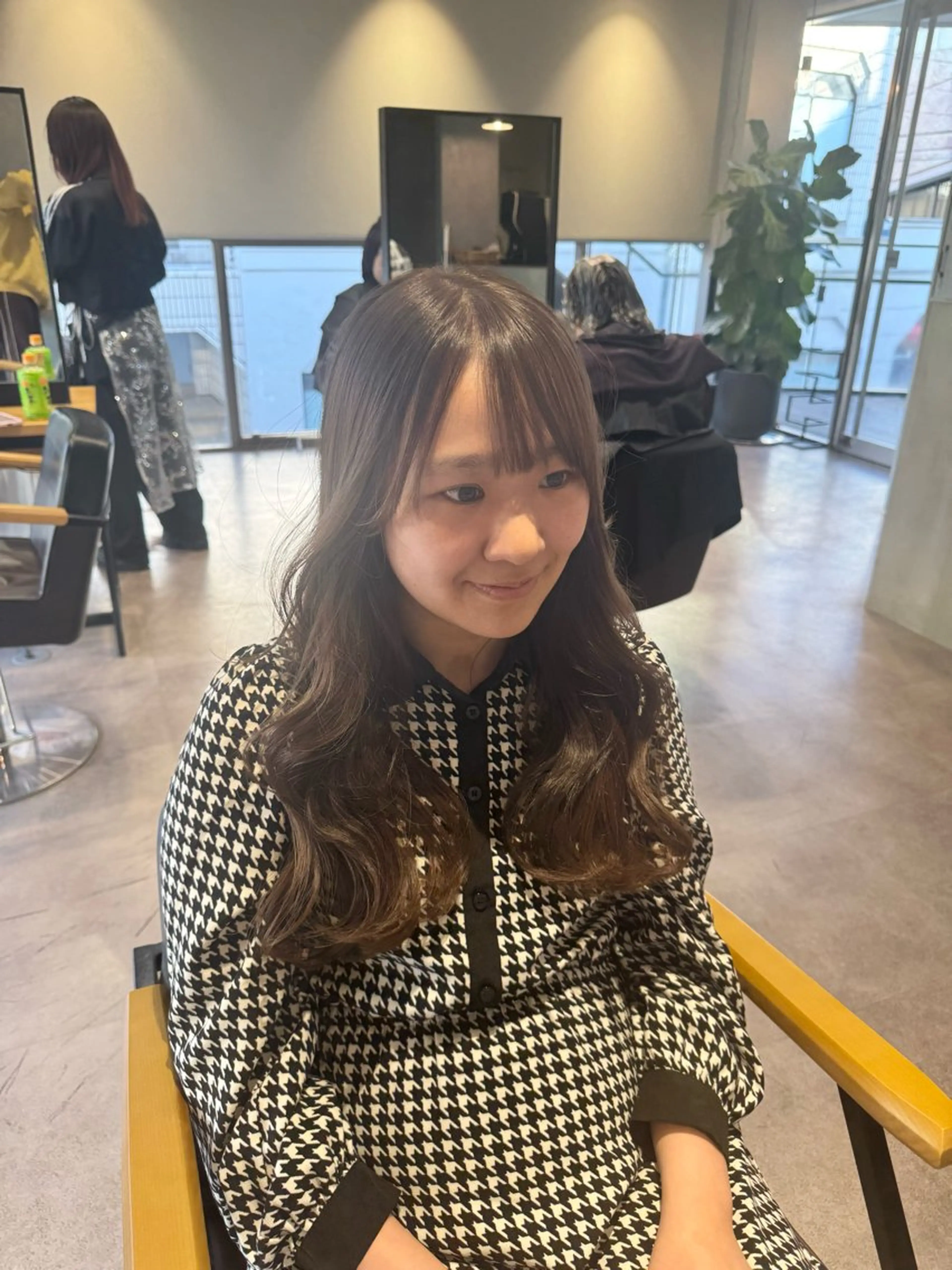 ミディアム カラー カット ヘアカラー 佐藤史哉＊ 韓国レイヤー赤み除去のヘアスタイル