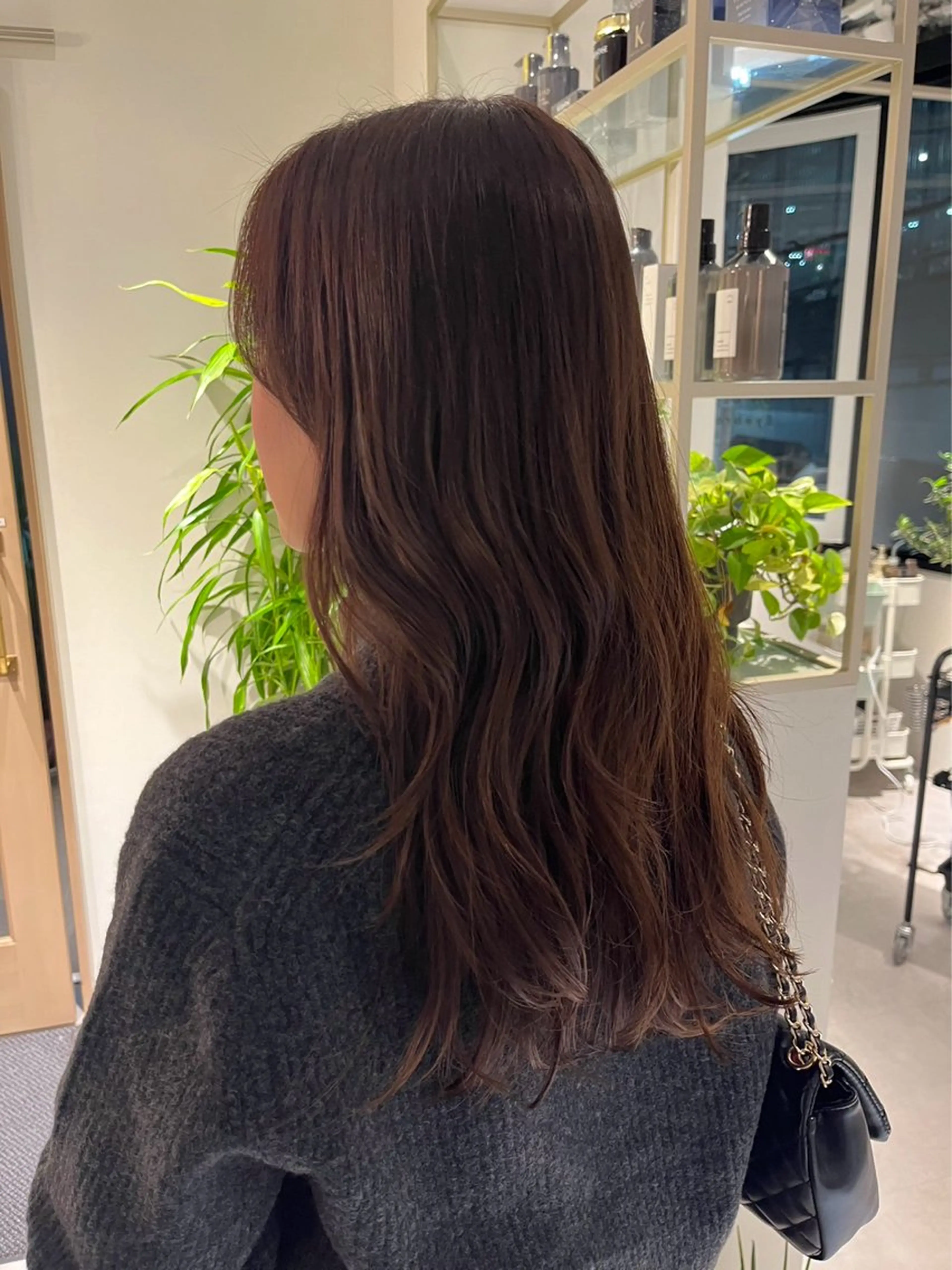 ミディアム カラー ブリーチ グレージュ ブリーチなしカラー 髪質改善 レイヤーカット 頭皮につけないカラー /白髪ぼかし/実加永のヘアスタイル