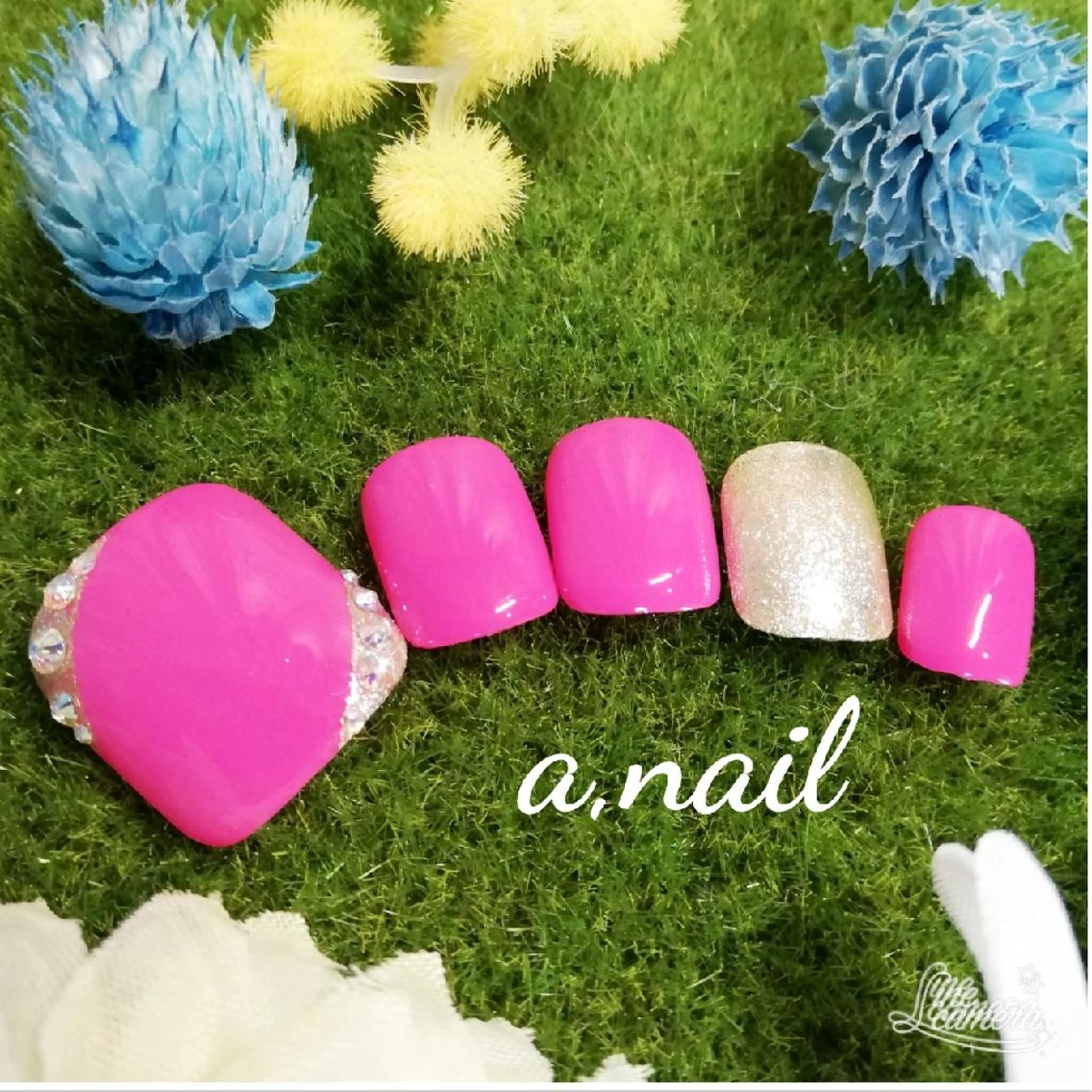 ネイル フットネイル ストーンネイル ネイルサロン エーネイルのネイルデザイン