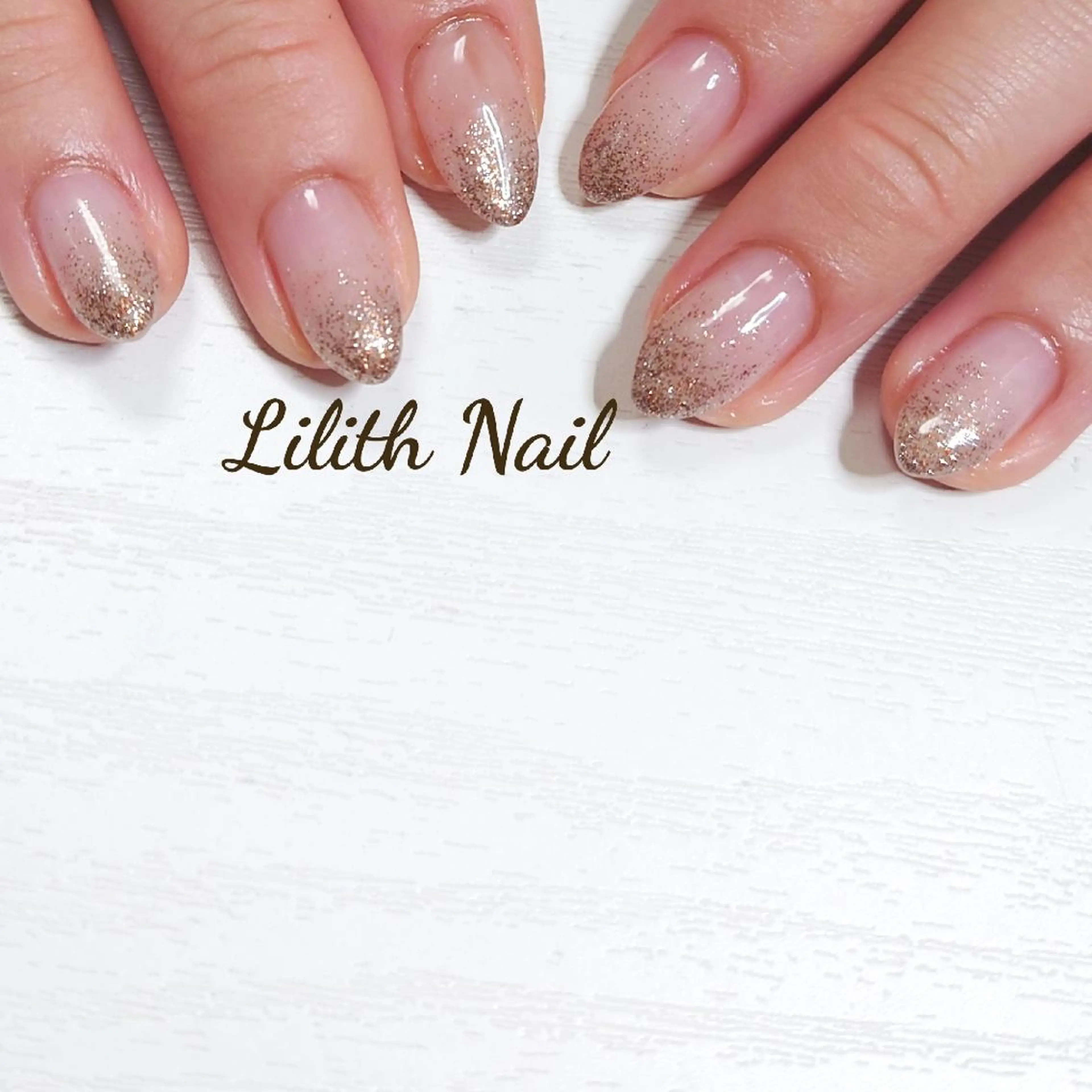 ネイル グラデーション キラキラネイル ラメ(グリッター) ラメグラデーション バレンタイン ハンドネイル Lilith Nailのネイルデザイン