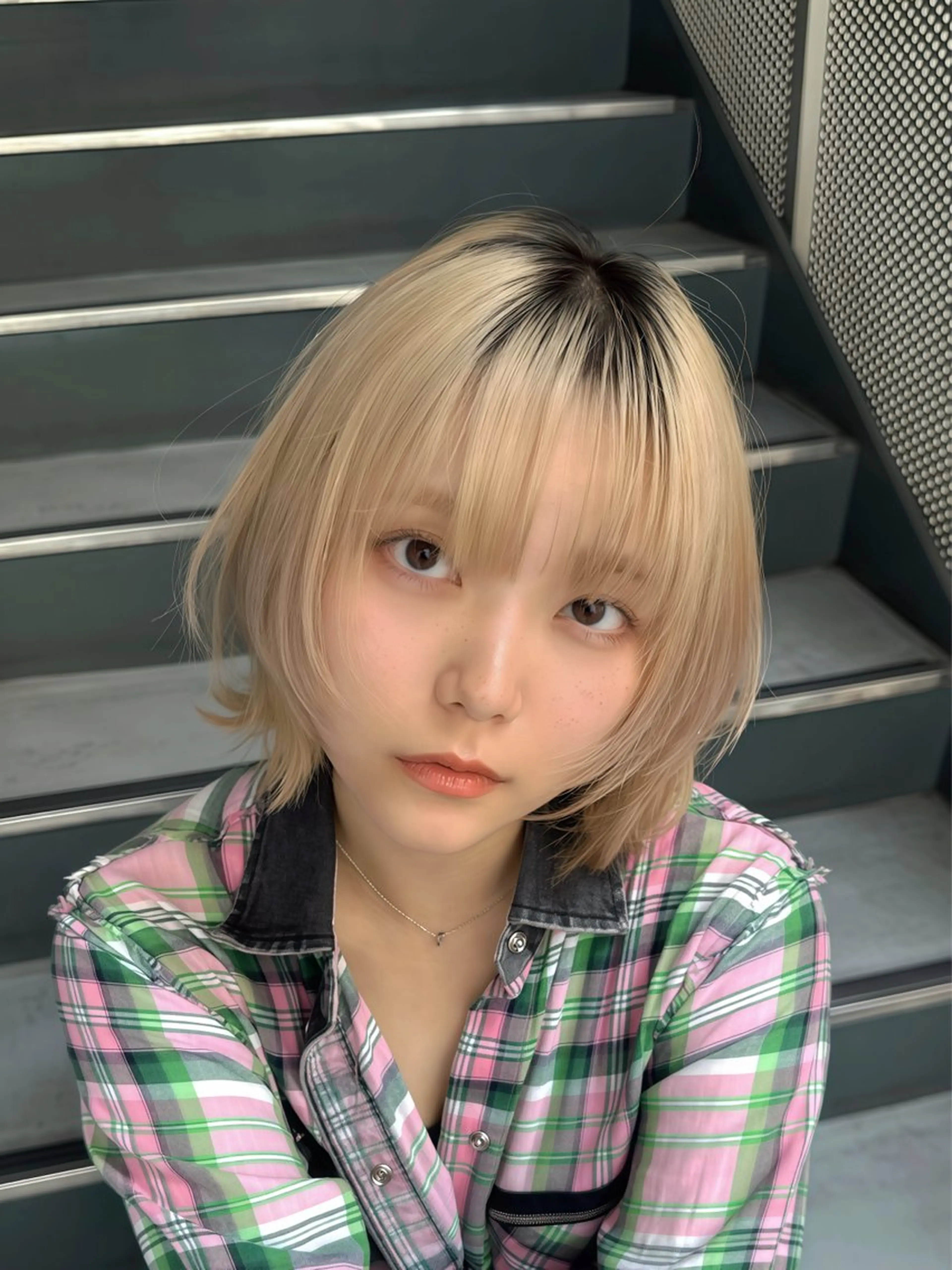 ミディアム カラー ベージュカラー 透明感カラー 顔周りカット レイヤーカット 似合わせカット SALOWIN新宿三丁目【サロウィン】所属・レイヤー🔶髪質改善 🔶透明感カラー青木のヘアスタイル