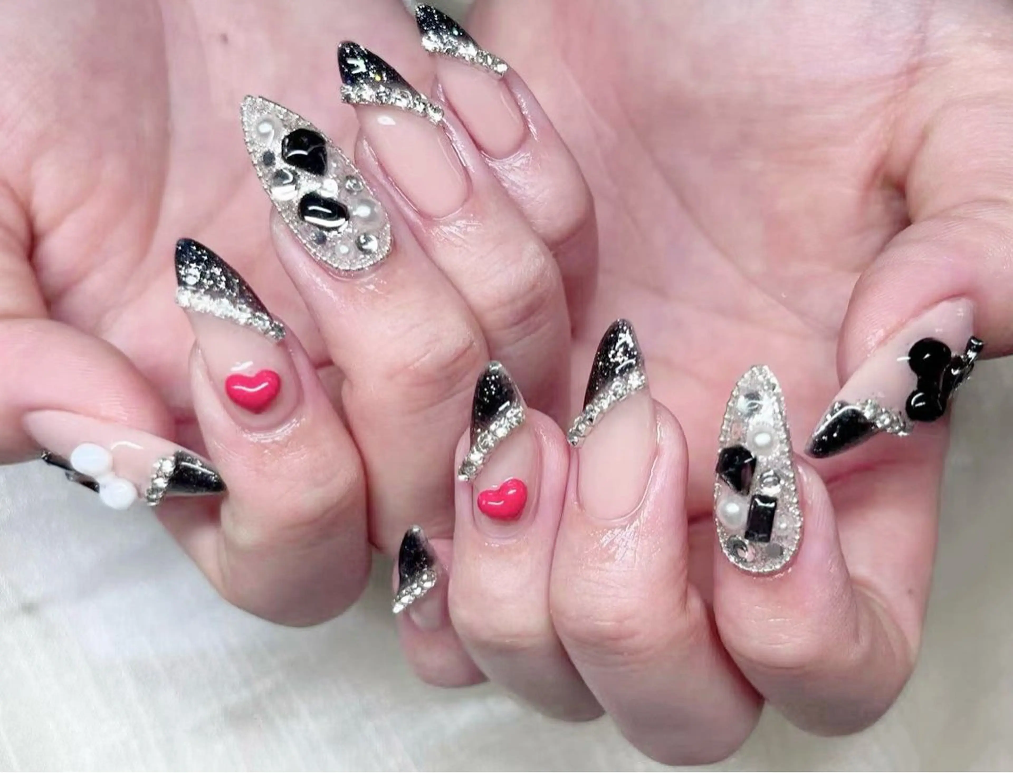 ネイル アヤメネイル 最新チップスカルプのネイルデザイン