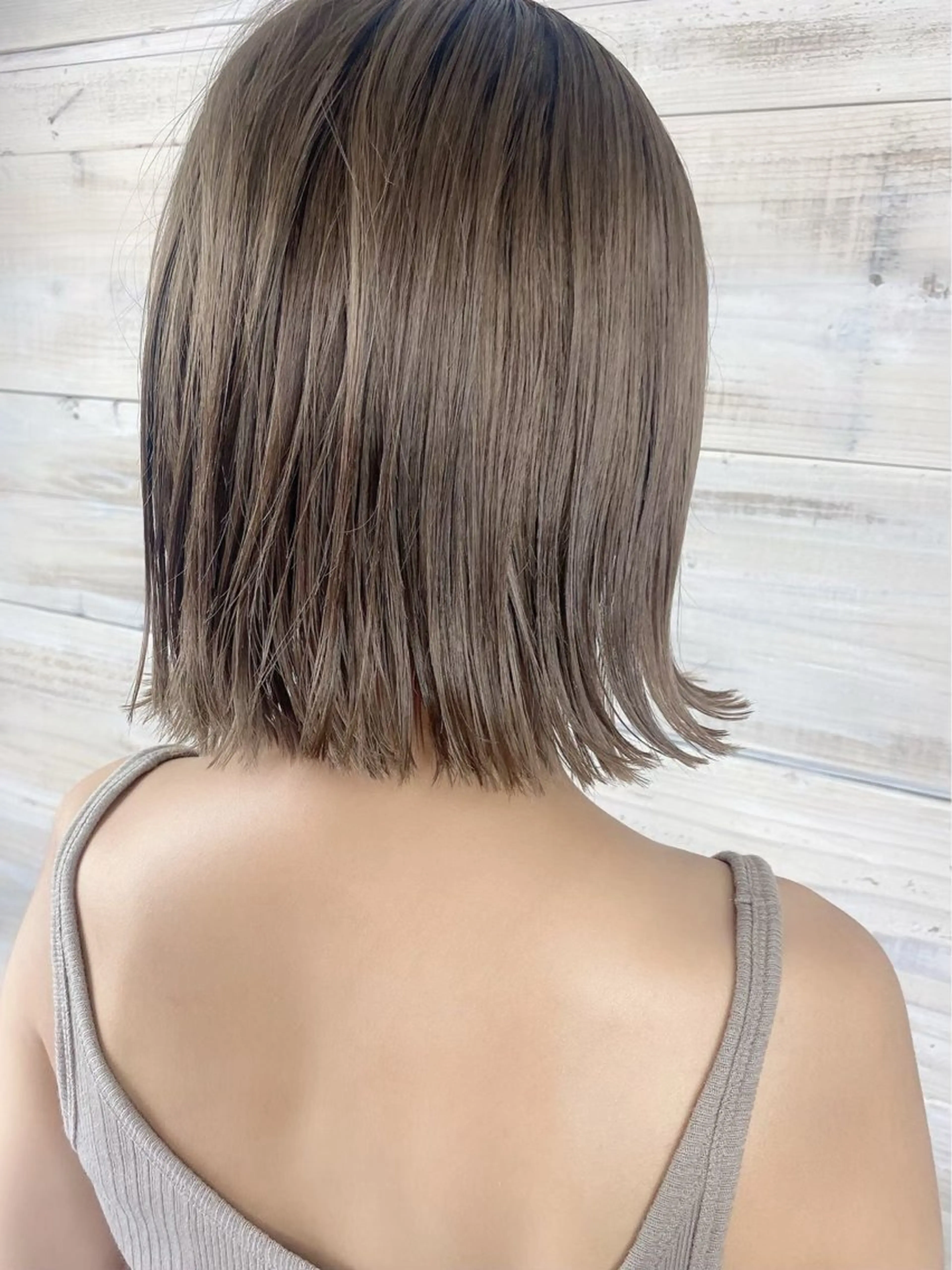 ミディアム カラー 西村 佳凜のヘアスタイル