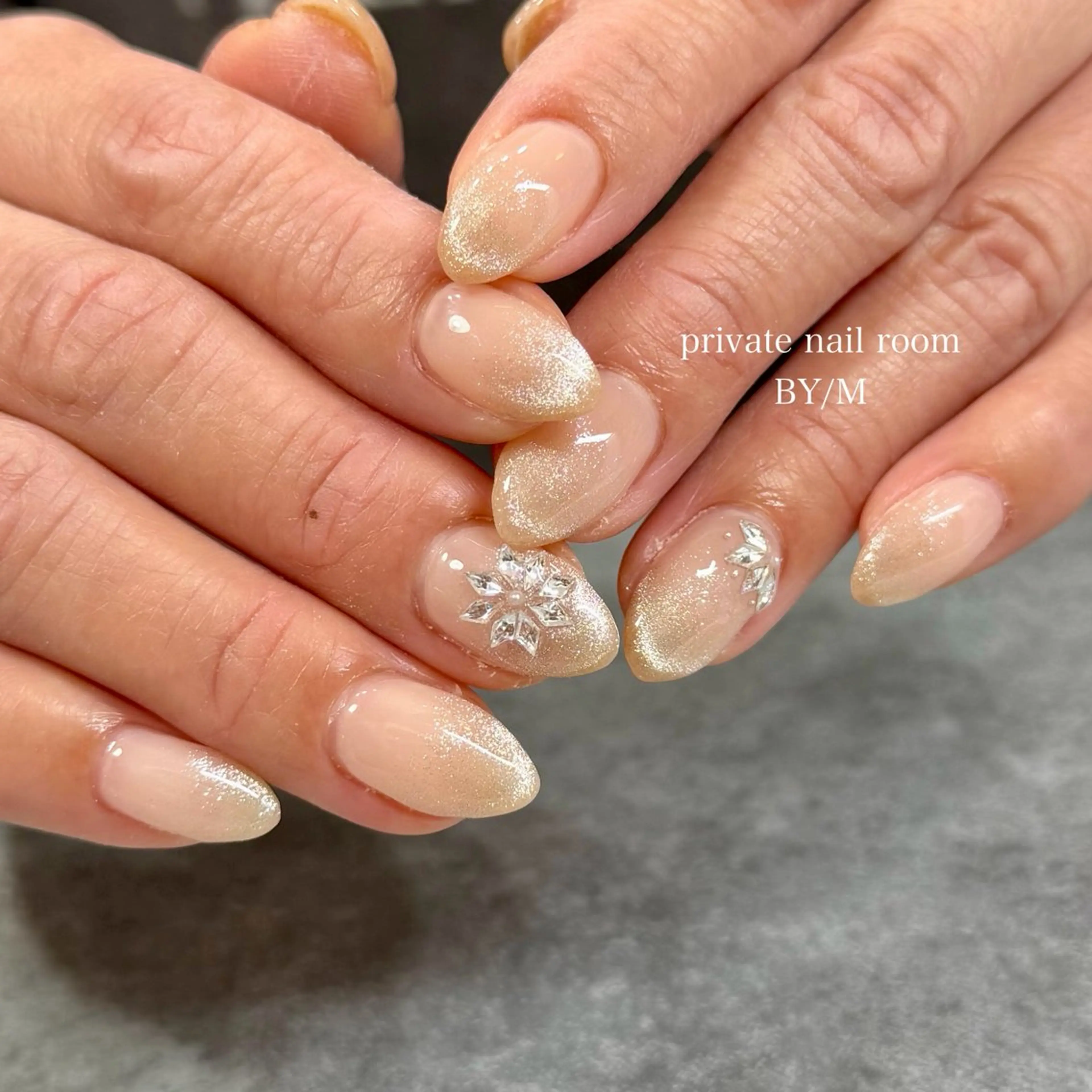 ネイル フレンチネイル マグネットネイル マグネットフレンチ 持ち込み シンプルネイル ハンドネイル BY / Mのネイルデザイン