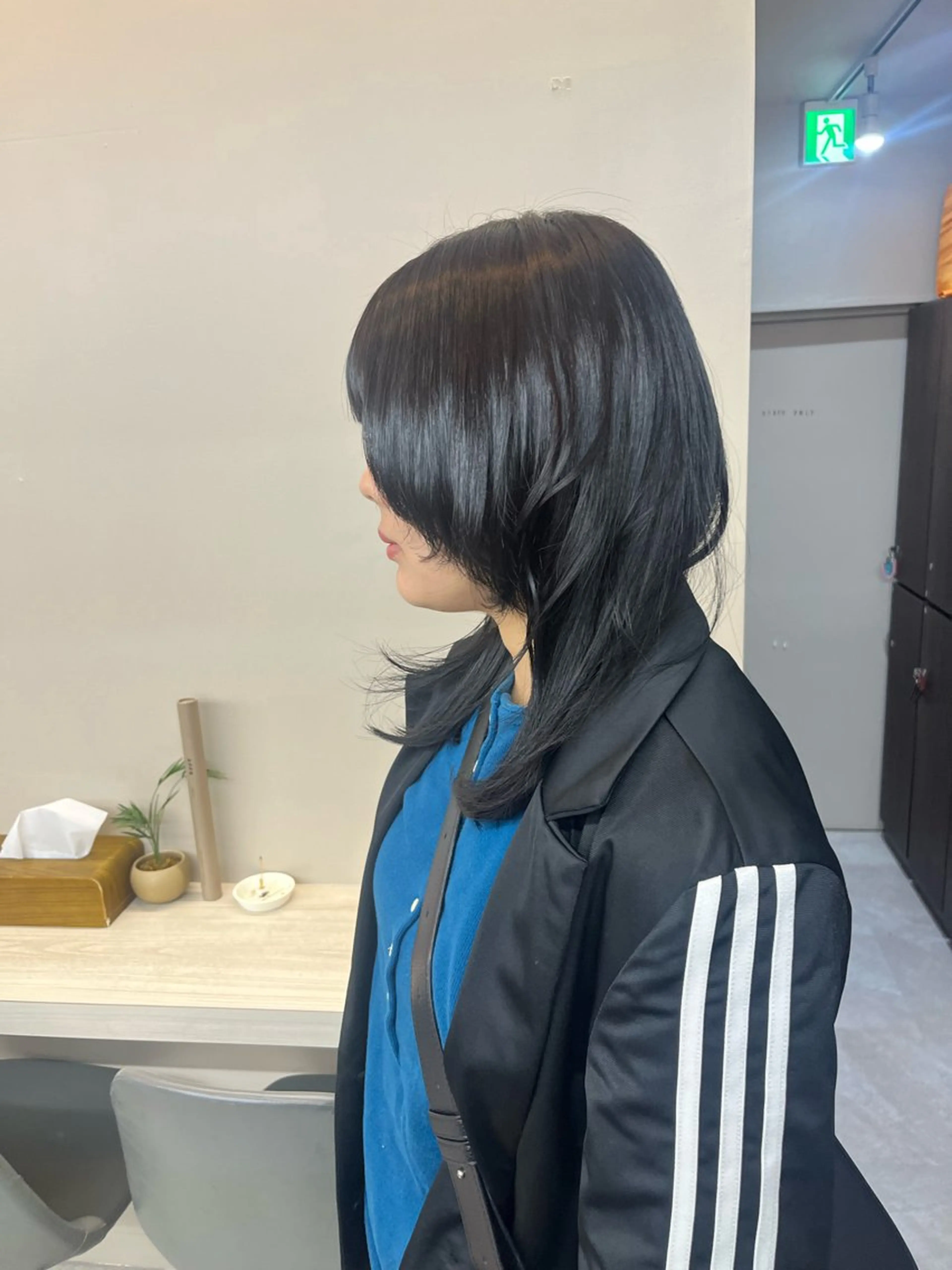 セミロング カット ヘアカラー ✩.*Aise⟡.· 艶カラー🪽のヘアスタイル