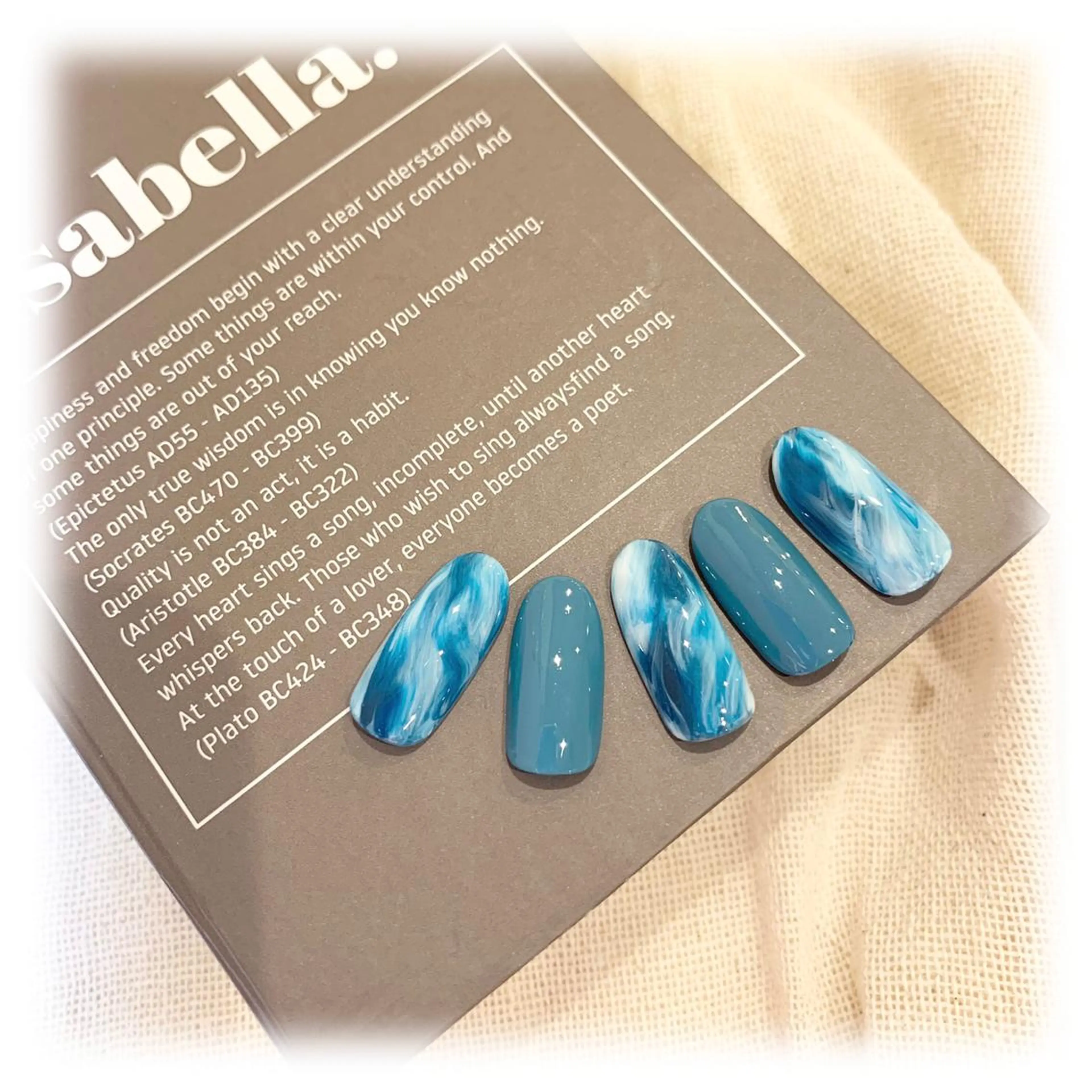 ネイル アートネイル ブルー ニュアンスネイル ui nailのネイルデザイン