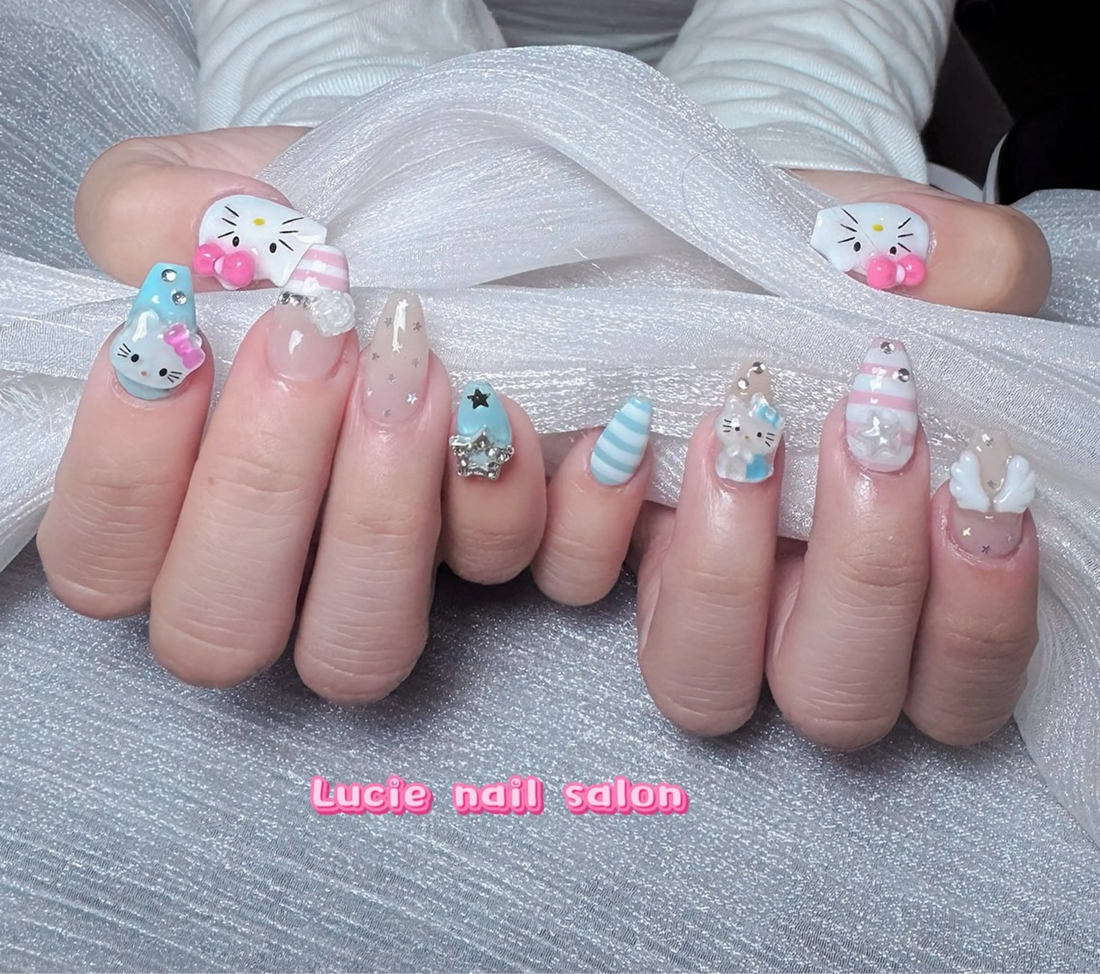 ネイル ボルドー チークネイル 成人式 フレンチネイル キラキラネイル ハンドネイル LUCIE NAIL SALON所属・NGUYEN THI THANHのネイルデザイン