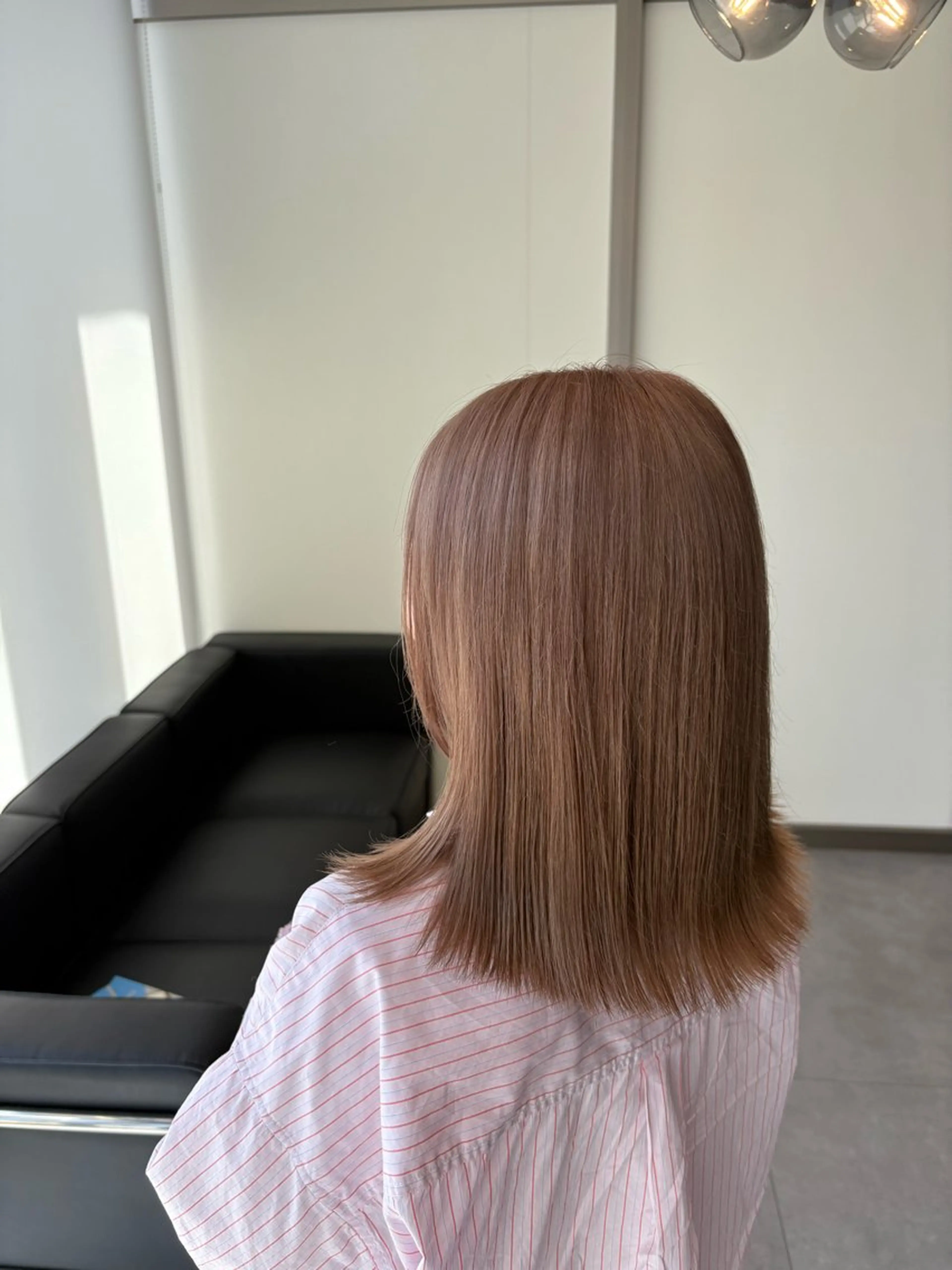 ミディアム 善財 康葵のヘアスタイル
