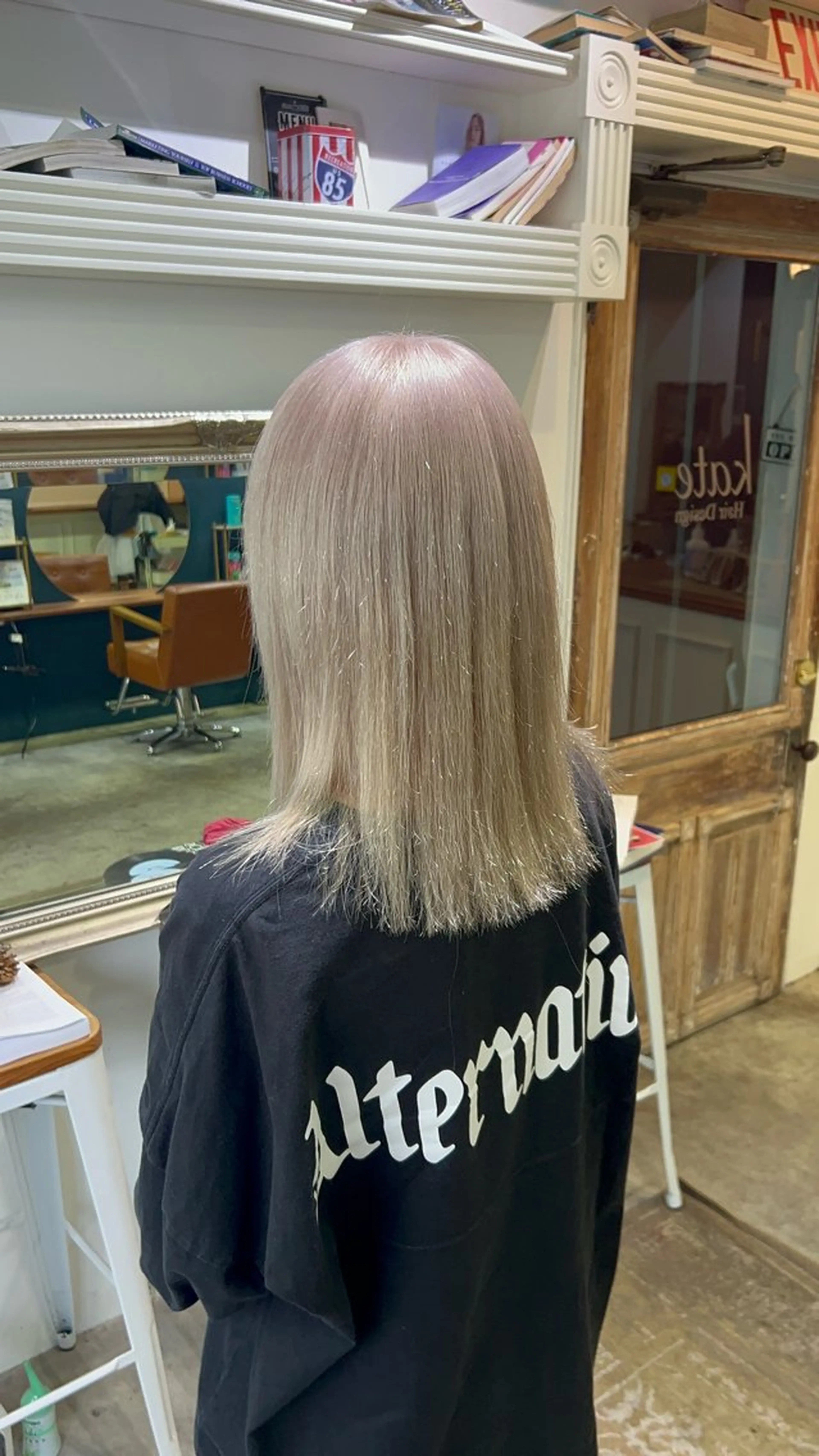 ロング カラー ブロンド ホワイトブロンド 髪質改善 トリートメント オカベ ショウマのヘアスタイル