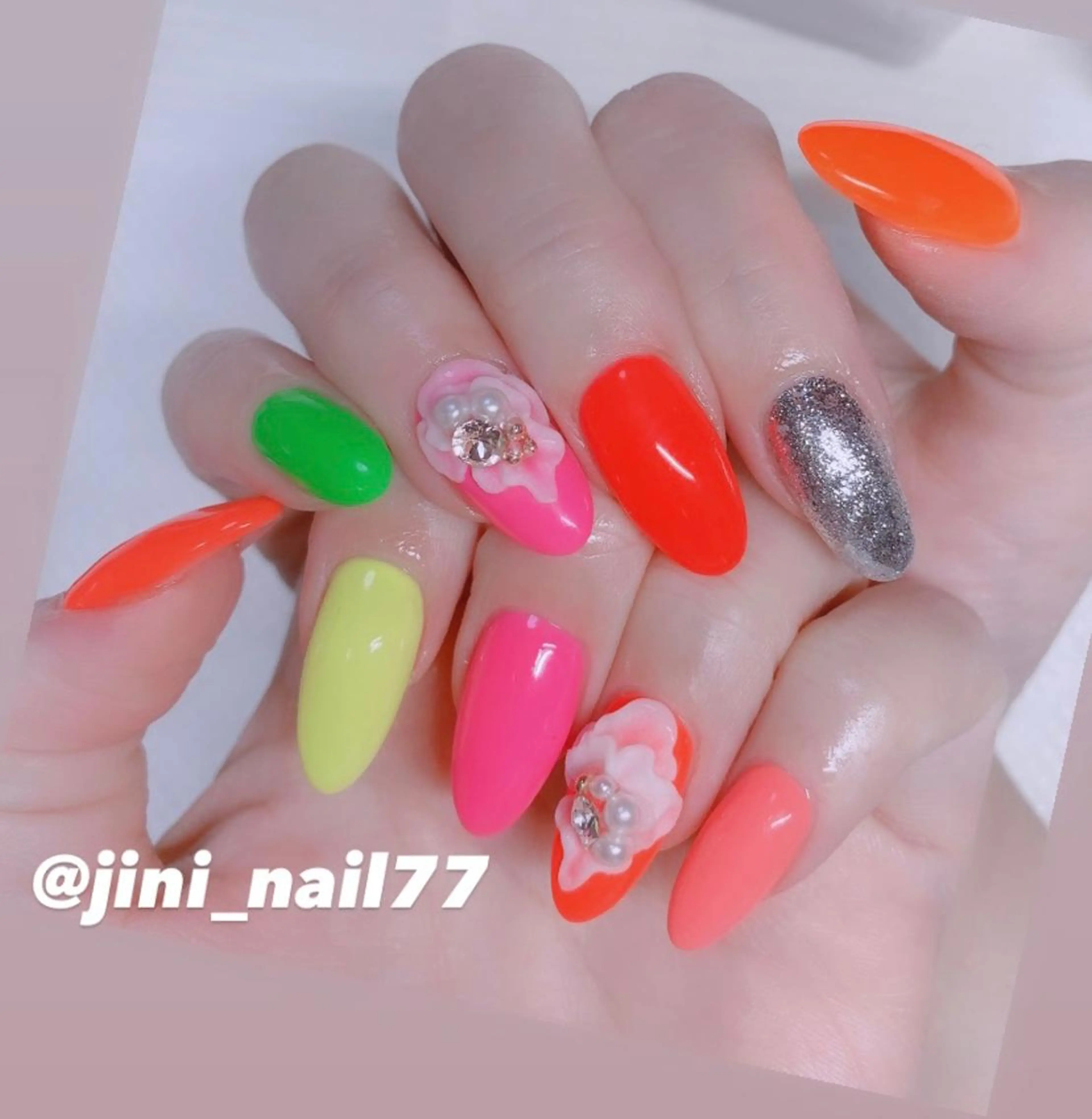 ネイル ハンドネイル JINI NAIL所属・ジニ ネイルのネイルデザイン