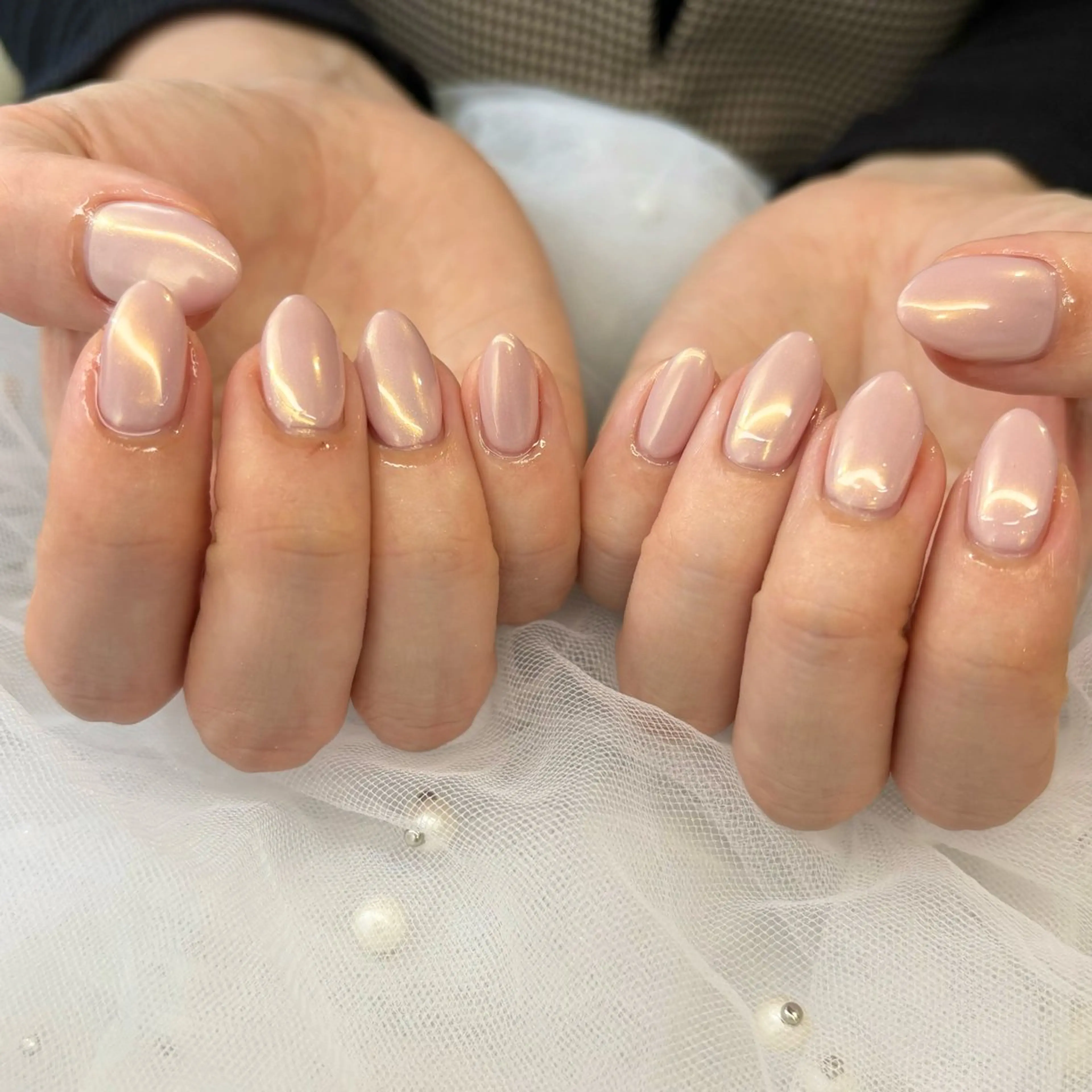 ネイル オーロラネイル ピンク ハンドネイル 荒巻 めいのネイルデザイン