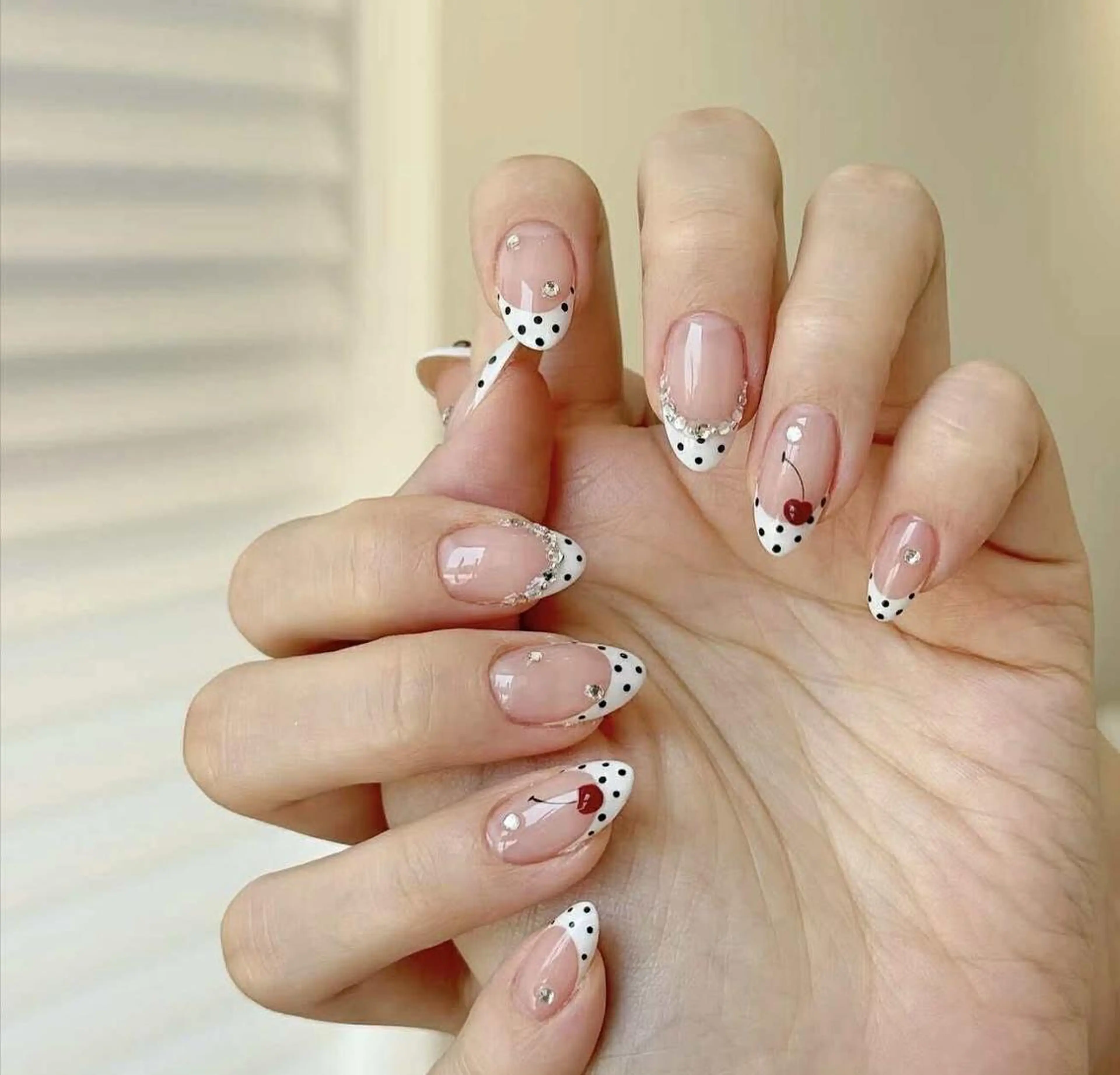 ネイル アートネイル オーロラネイル ブルー チークネイル フットネイル NAILS168 新大久保店のネイルデザイン