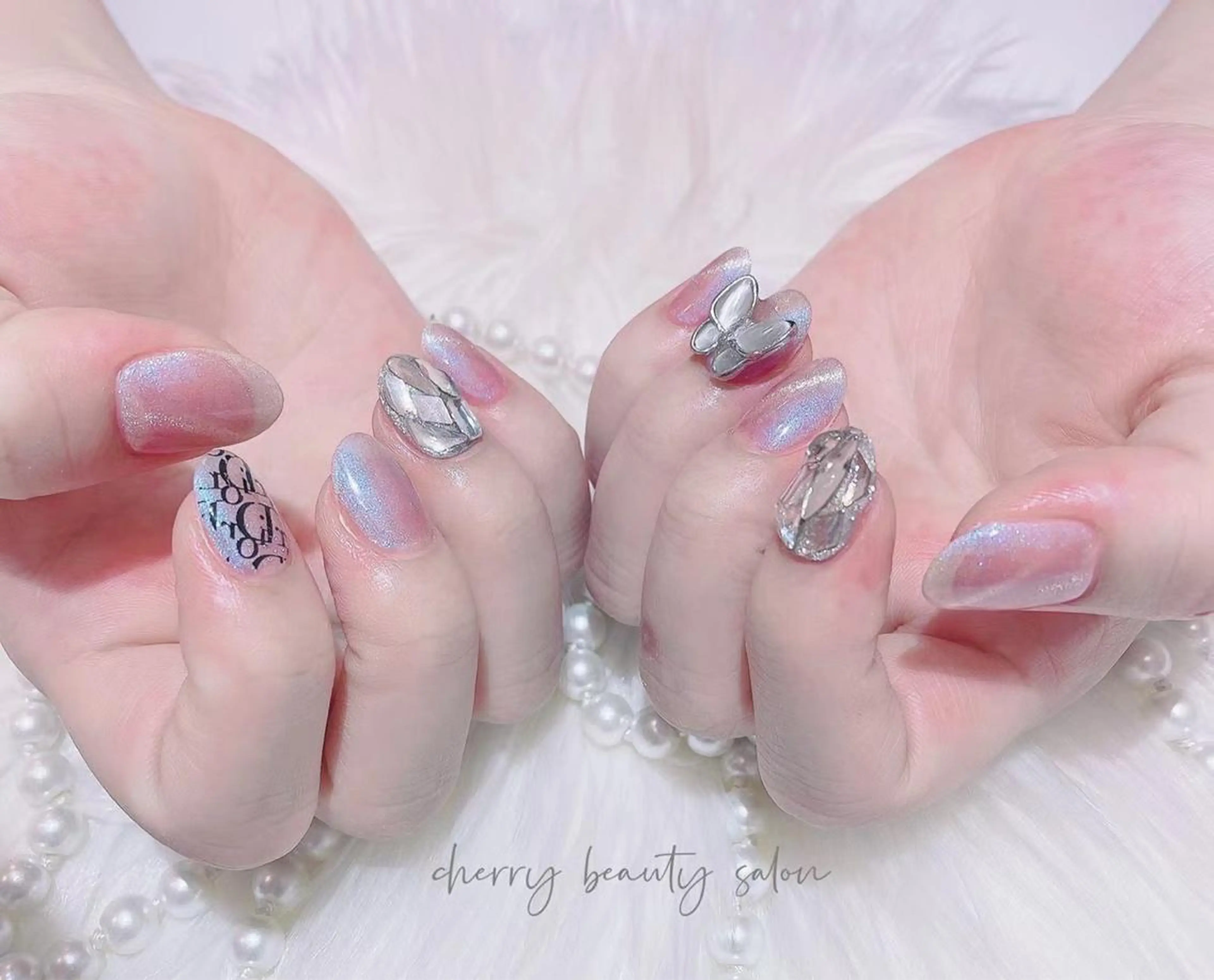 ミディアム SAKURA 🍒のネイルデザイン