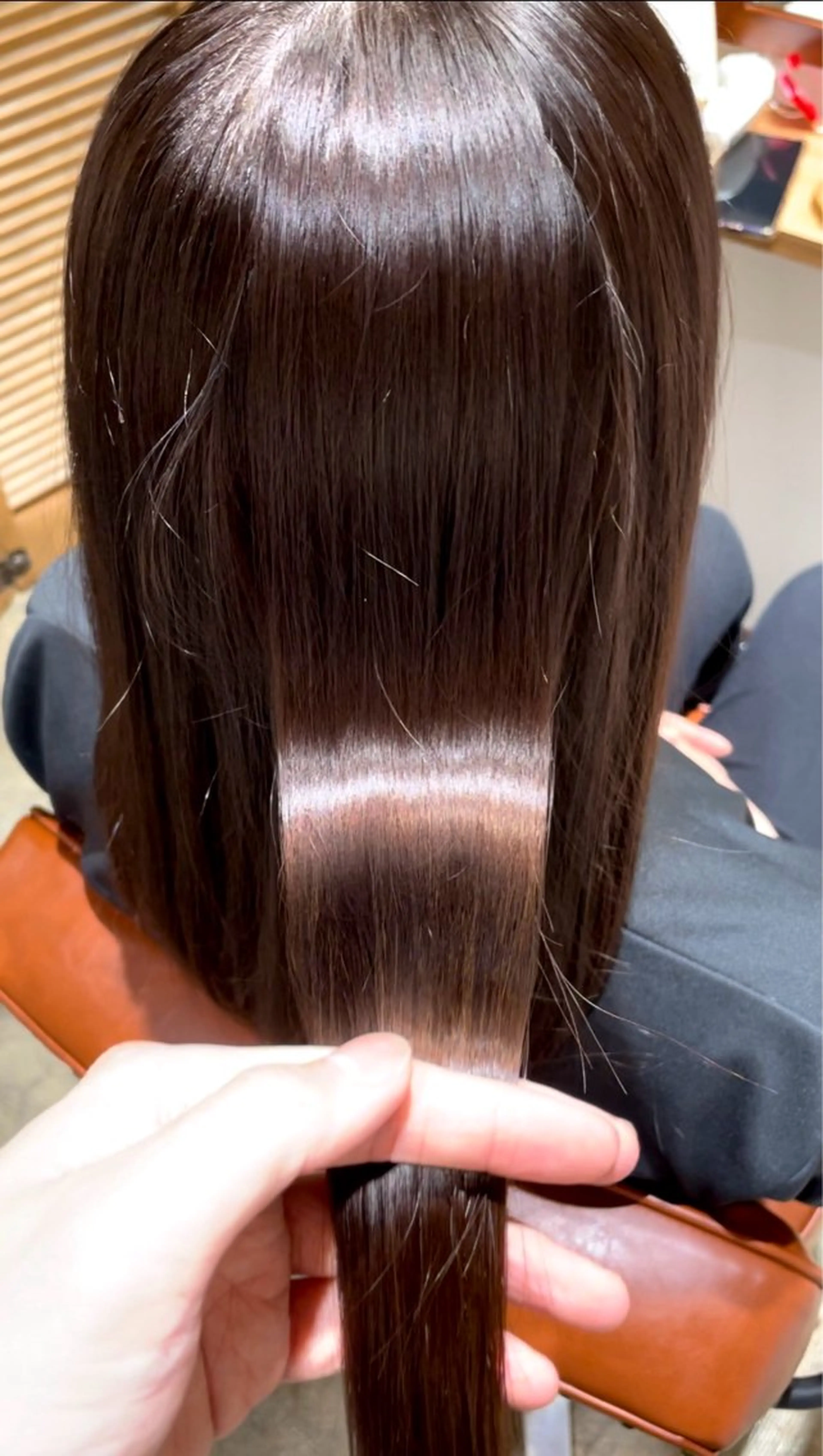 セミロング カット ヘアカラー トリートメント 末田 柊希のヘアスタイル