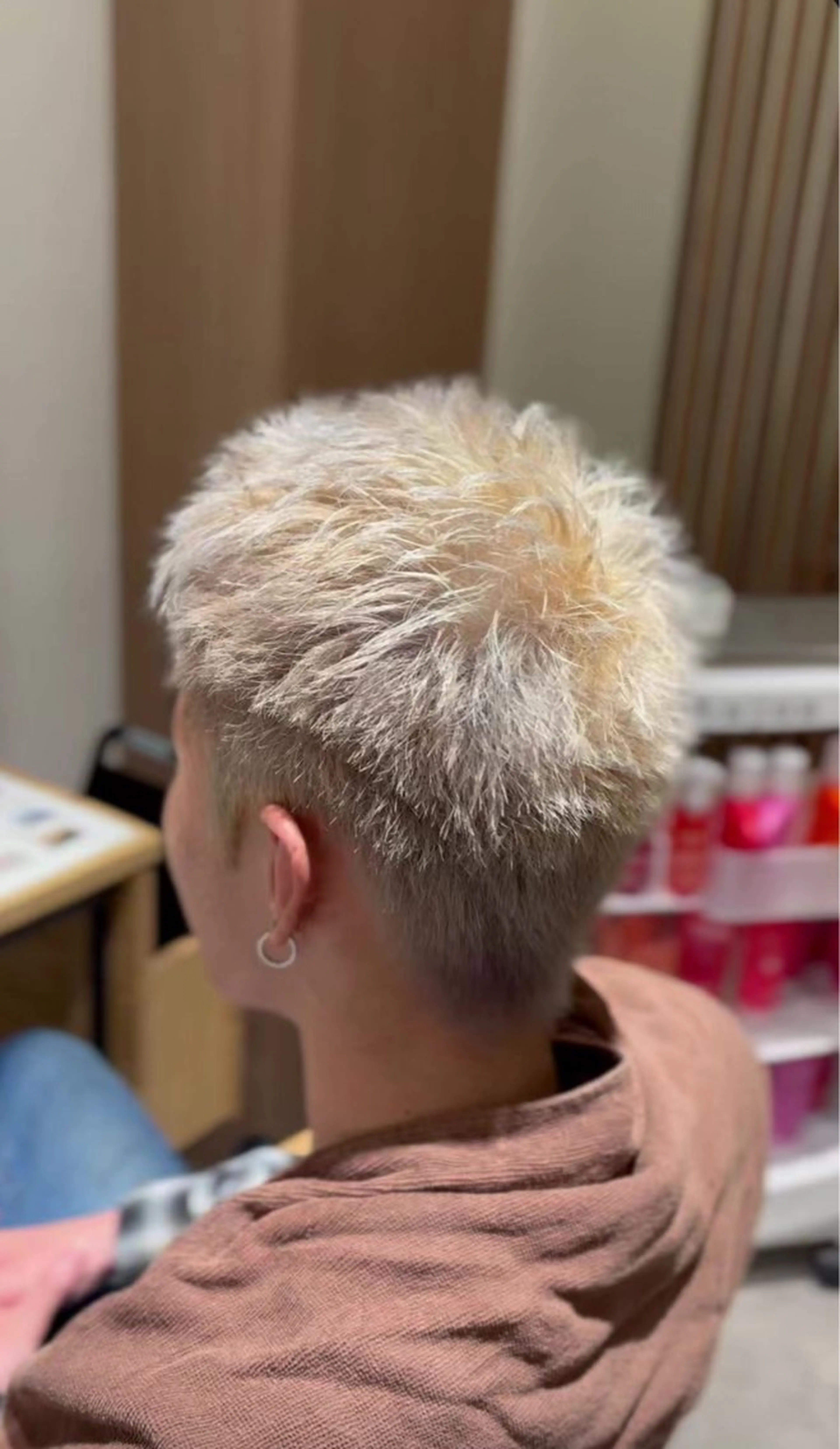 ショート ヘアカラー 西内 涼平のヘアスタイル