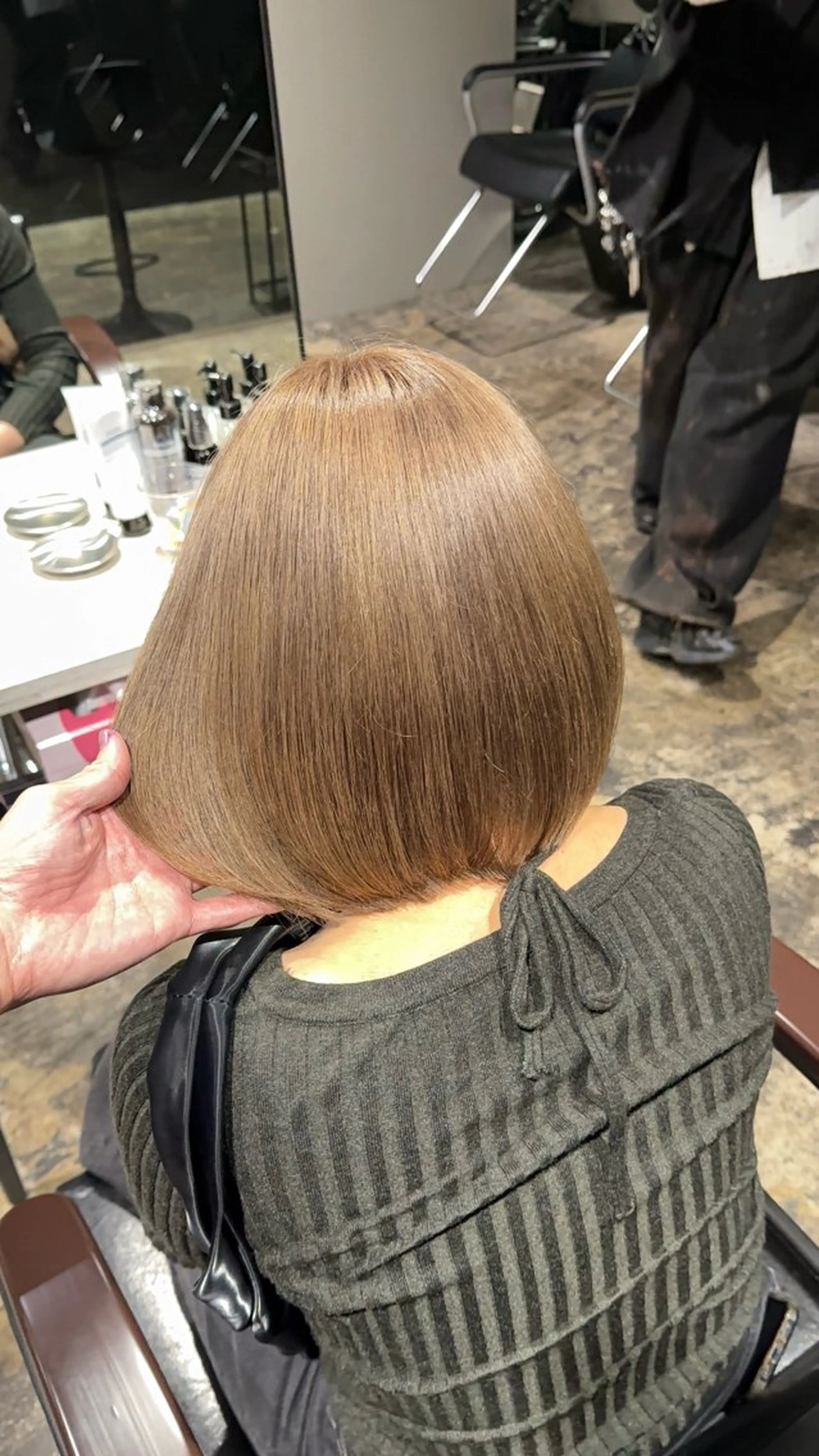 ショート カラー ベージュカラー ブリーチ ミルクティーベージュ 高橋大樹/グレージュ /ベージュ/美髪のヘアスタイル