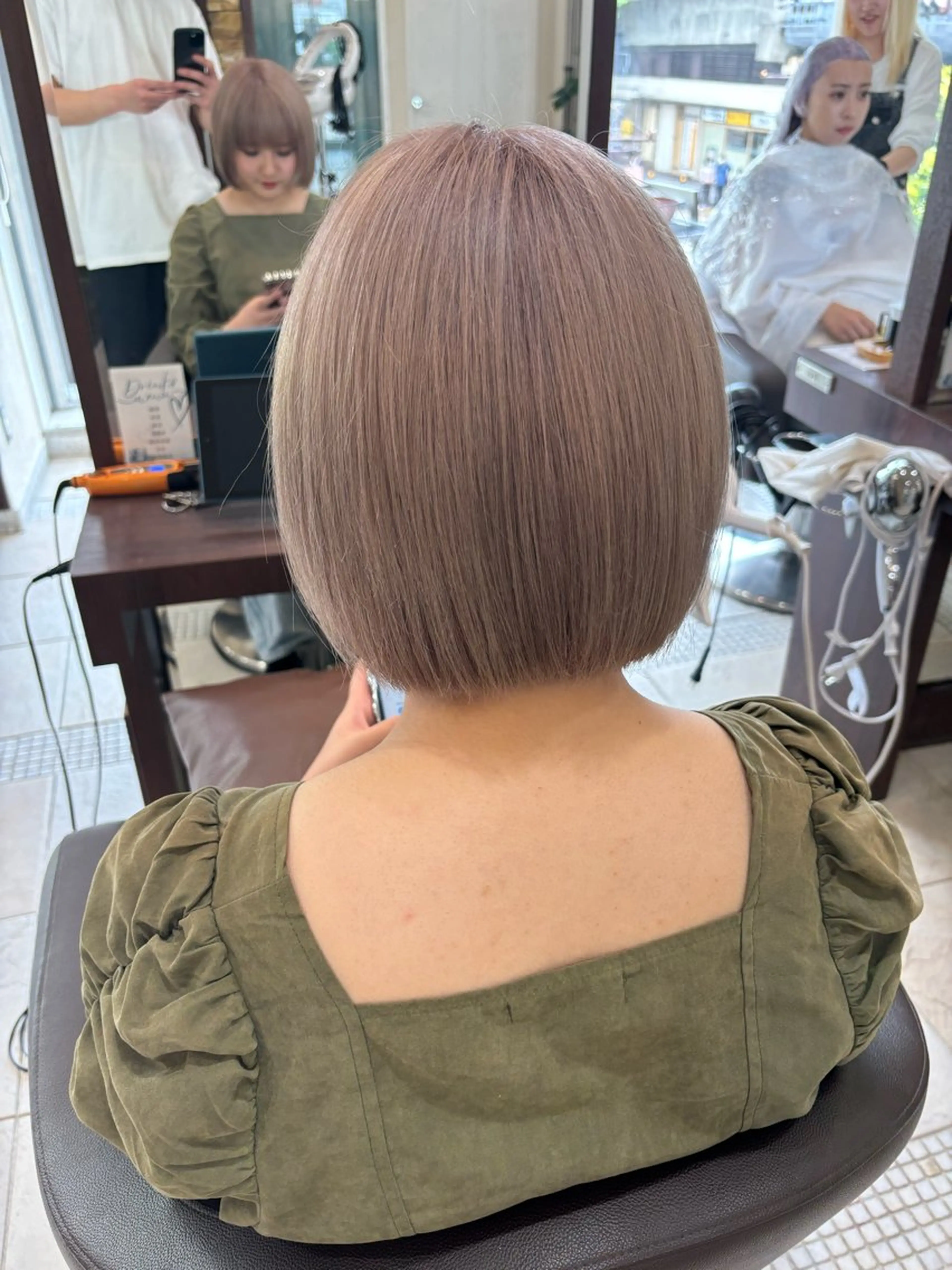 ショート カラー 篠崎 太希のヘアスタイル