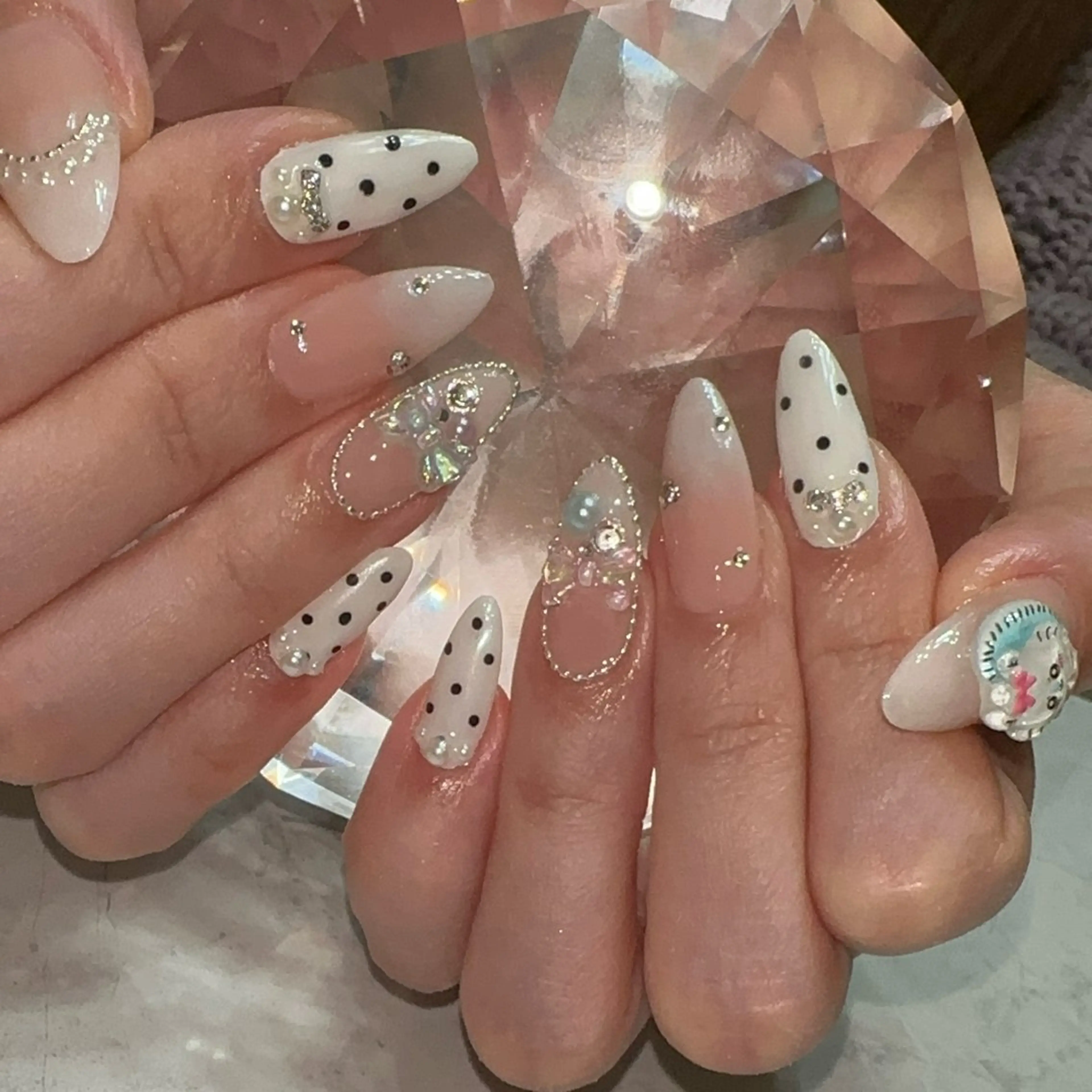 ネイル ドット 持ち込み ハンドネイル Nailsalon Clairのネイルデザイン