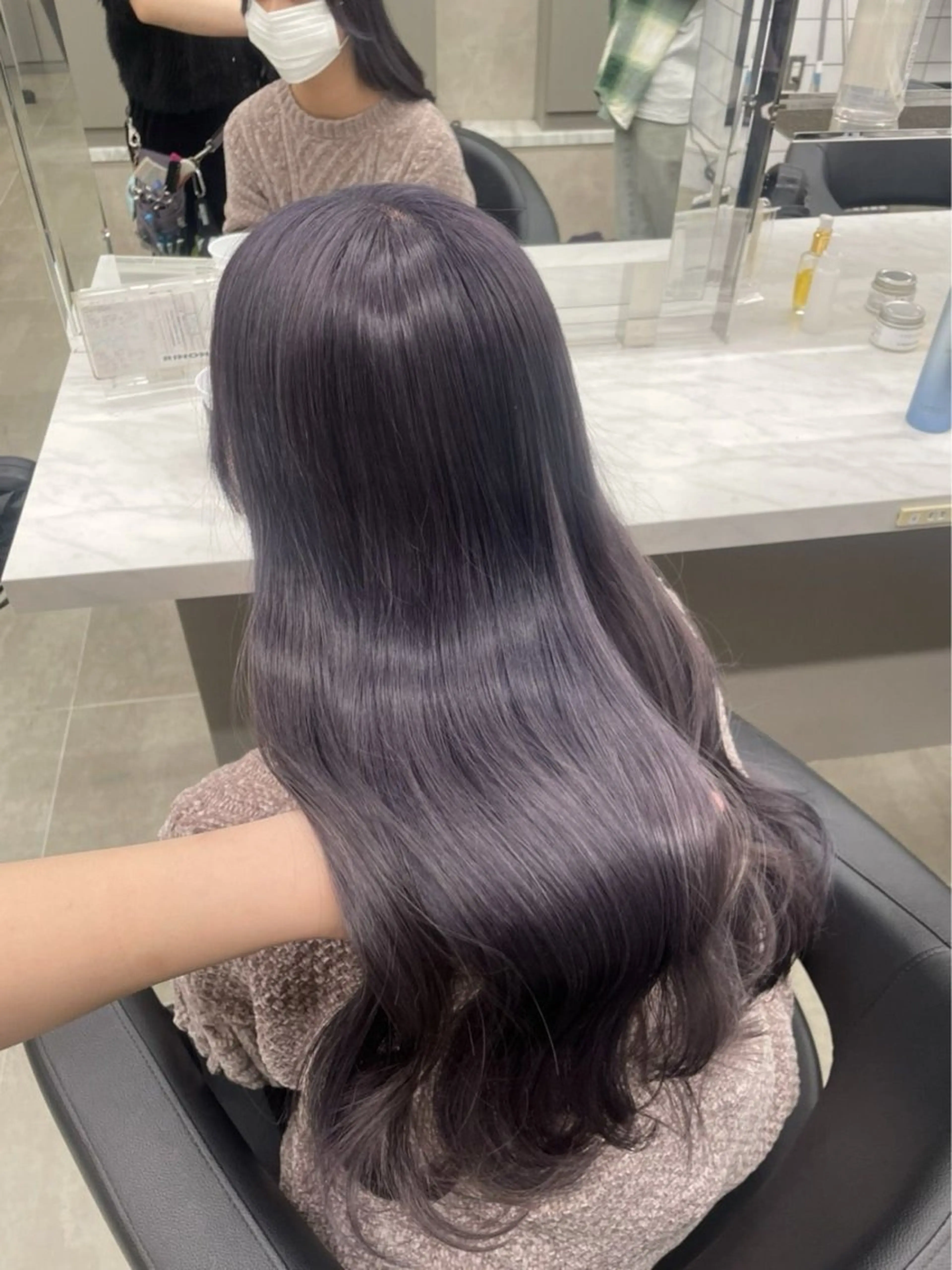 セミロング カラー ヘアアレンジ ベージュカラー ブリーチ 透明感カラー グレージュ ラベンダーカラー ヘアカラー トリートメント ヘアセット 🩵ダメージレス艶感 ハイトーン🩷のヘアスタイル