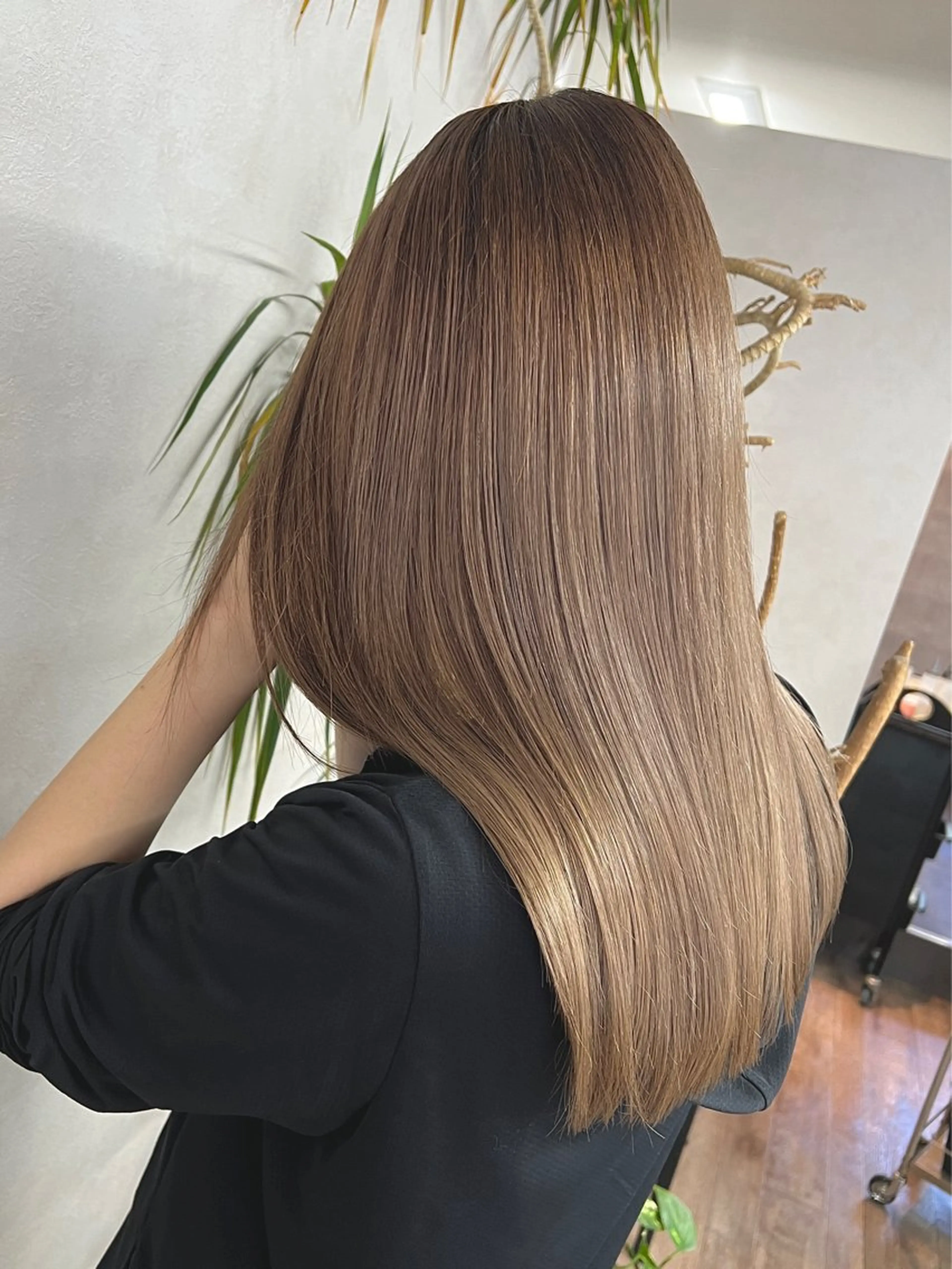 ロング ハイライト トリートメント カット ヘアカラー SALOWIN横浜suite店所属・🌷かわばた めい🌷のヘアスタイル