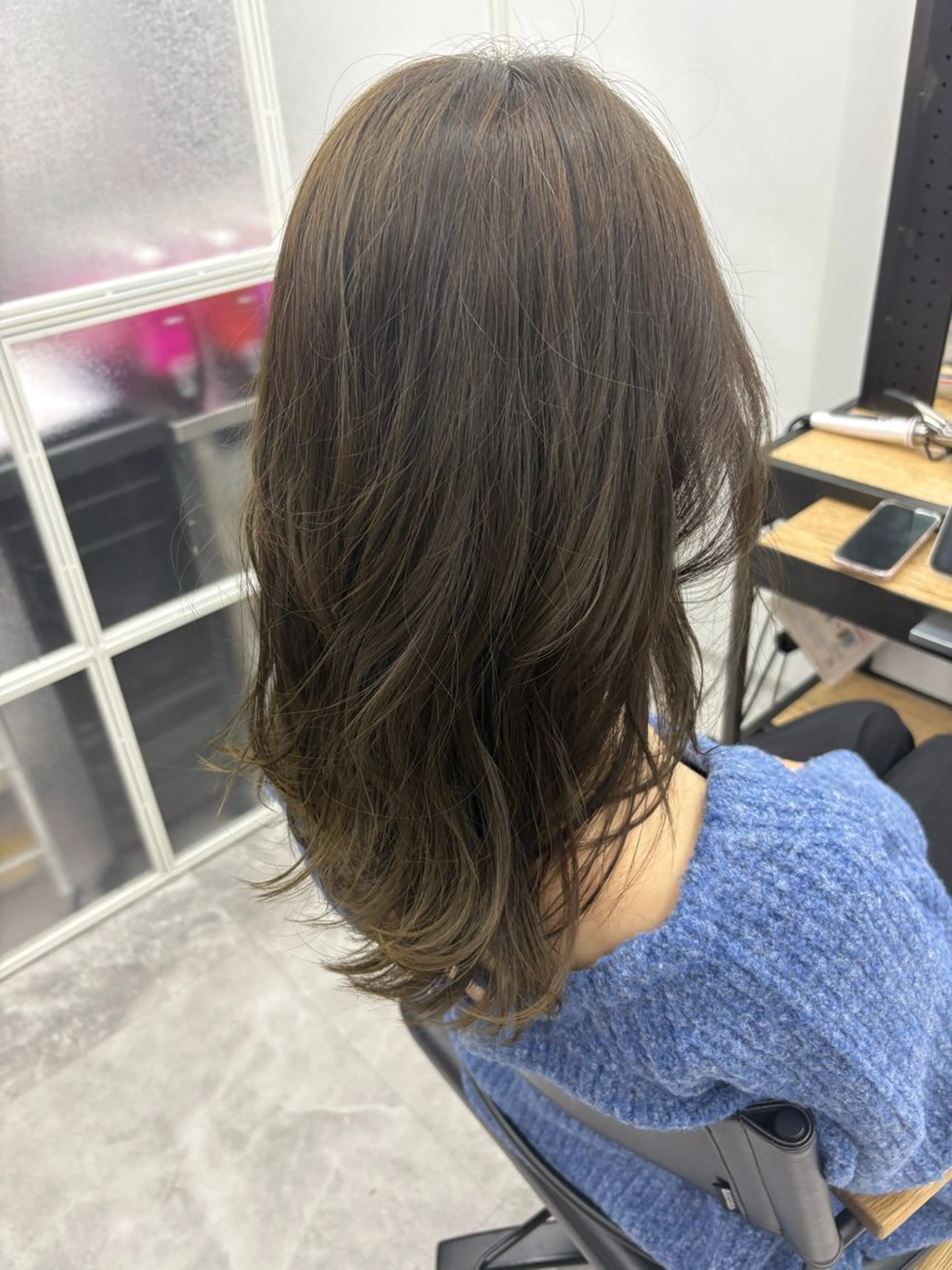 ミディアム カラー レイヤーカット 1005mille cinq所属・ヨ ネのヘアスタイル