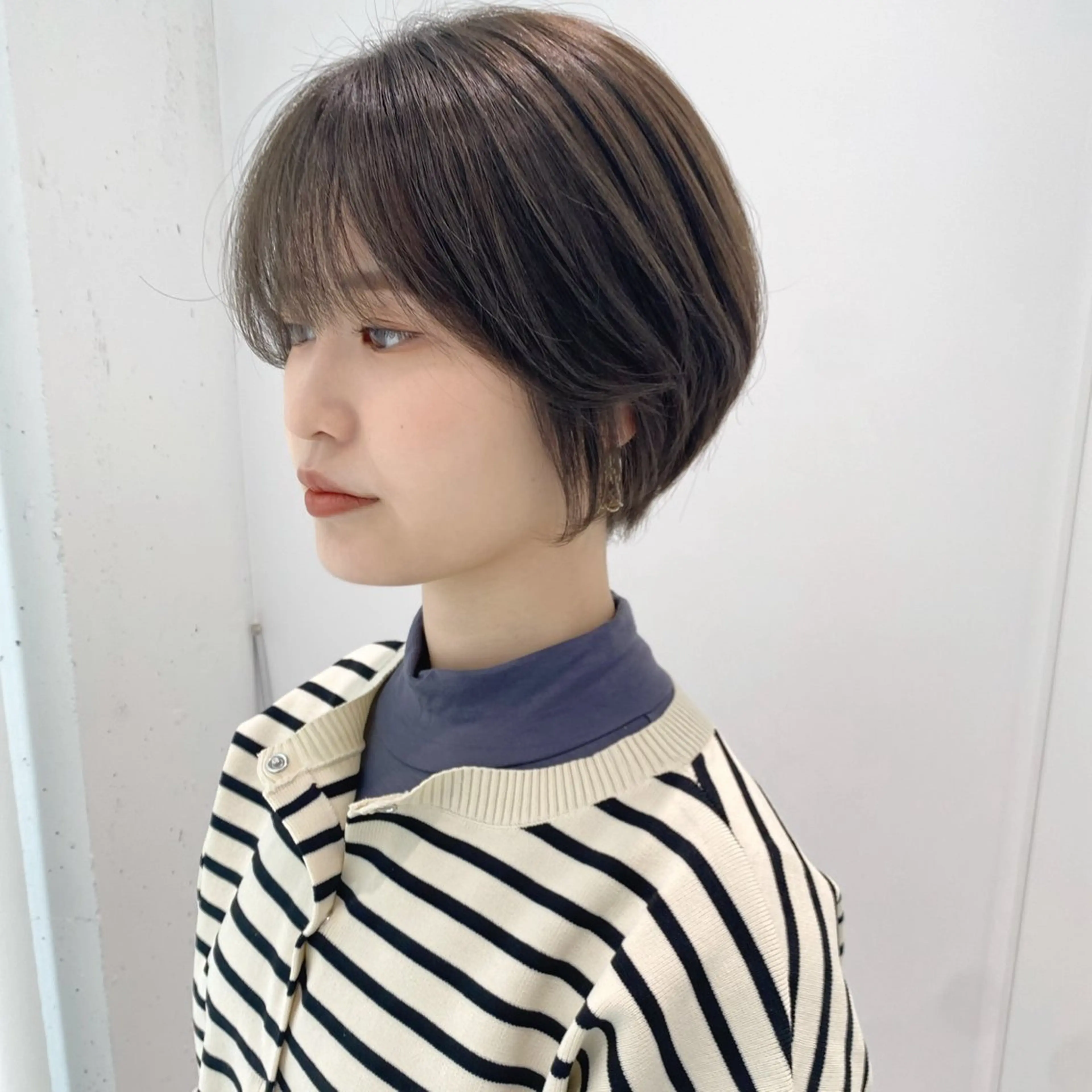 ショート カラー アッシュ アッシュブラウン ブラウンカラー 村泉 心のヘアスタイル